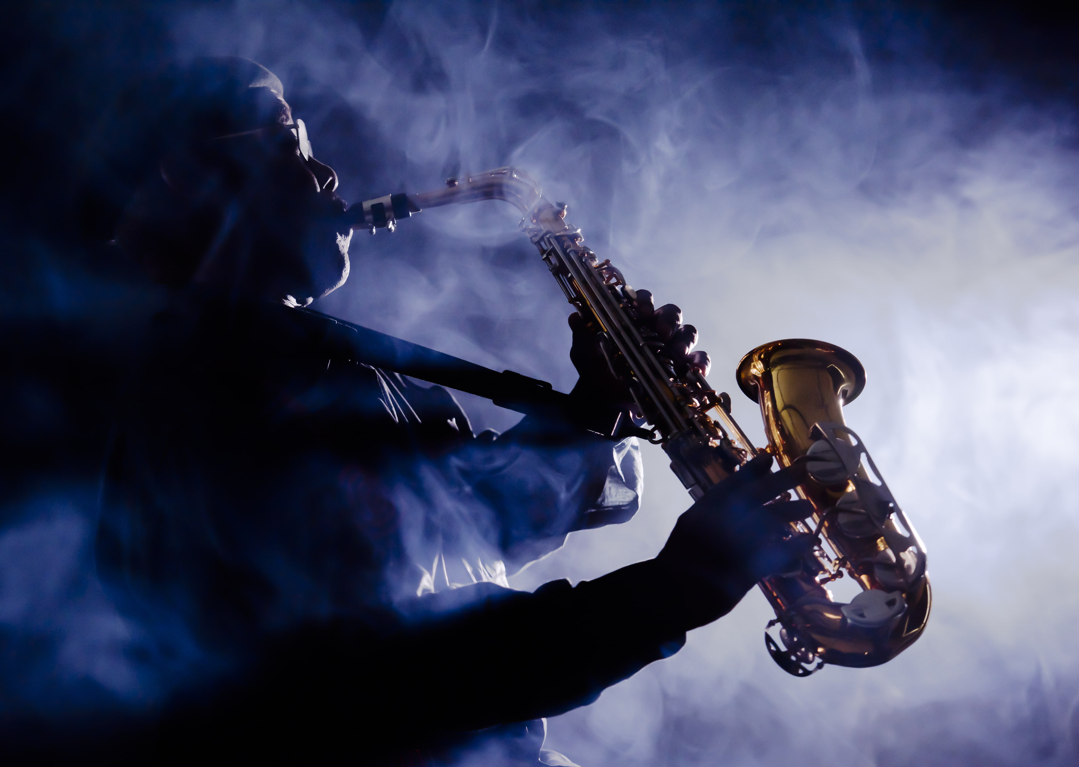 saxophone, musician, 2K, smoke, HD Wallpaper