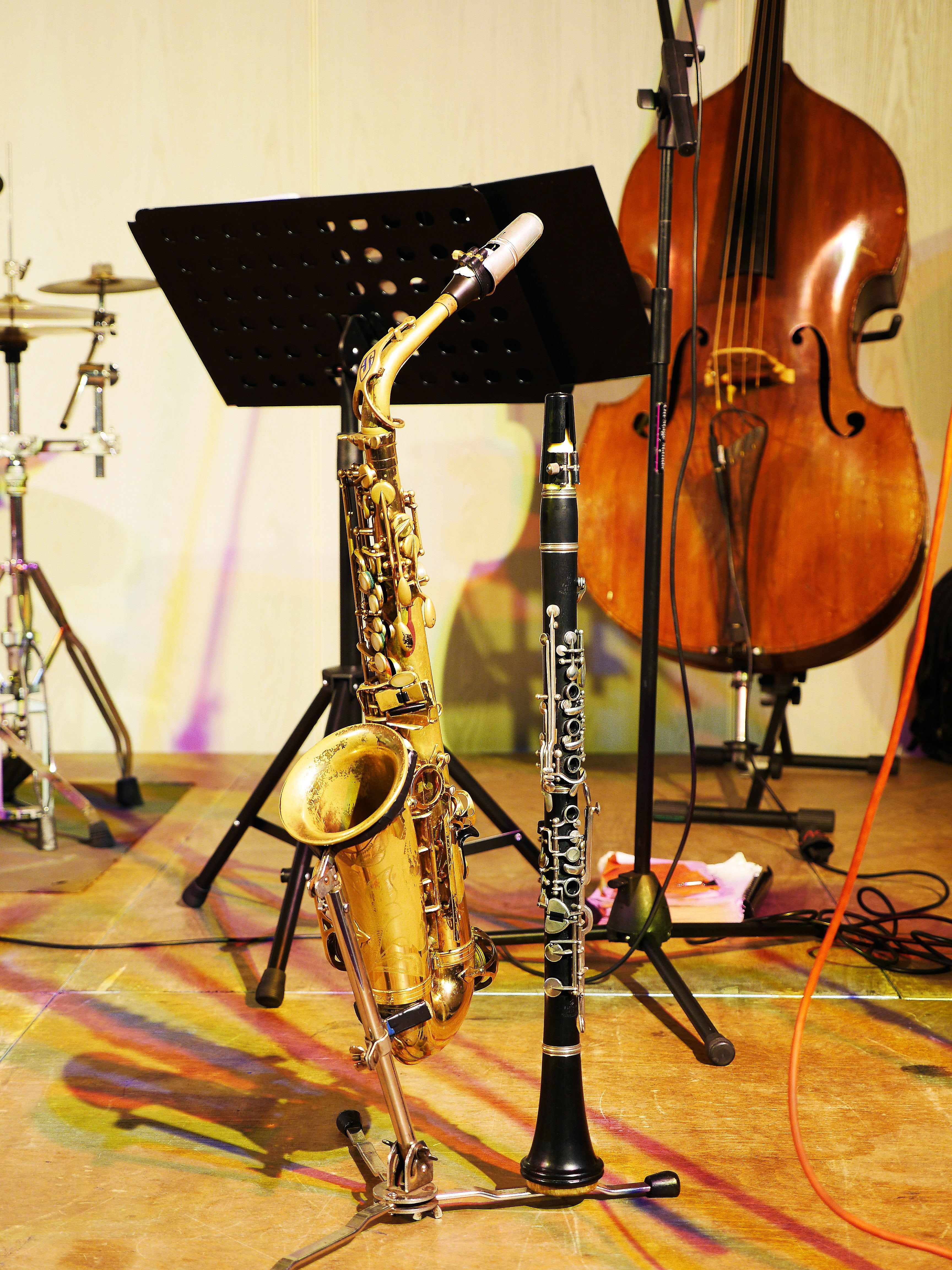 bass, presentation, microphone, no people, clarinet, equipment, popular Music Concert, double Bass, classical music, orchestra, music, musical Band, musical Equipment, Phone HD Wallpaper