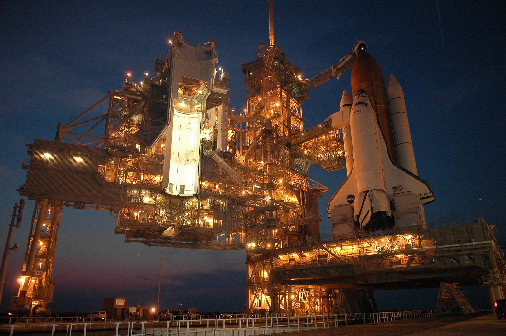 night, no people, light, outdoors, discovery space shuttle, architecture, flight, city, electric light, rocketship, 1080P, religion, red, water, spaceship, HD Wallpaper