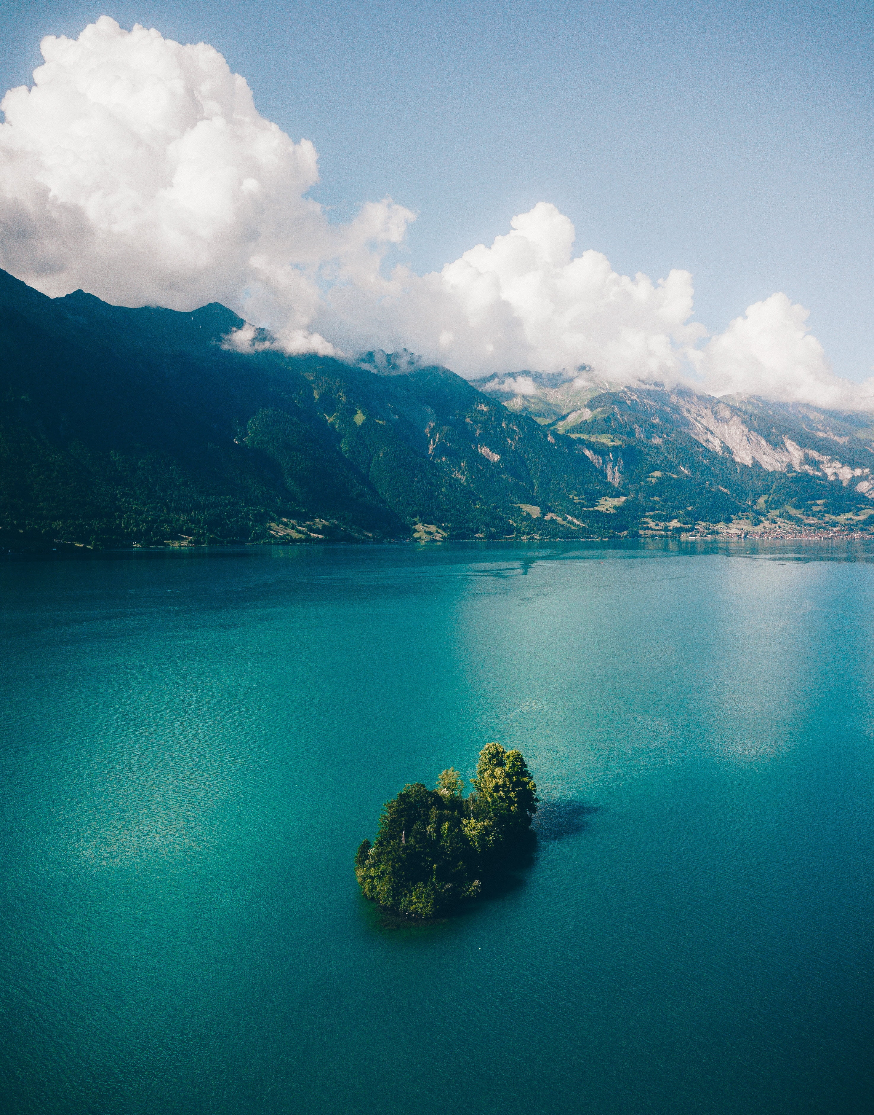 land, no people, nature, outdoors, body, grindelwald, blue, tranquility, green, bay, cloud - sky, plant, tranquil scene, 2K, island, beauty in nature, Phone HD Wallpaper