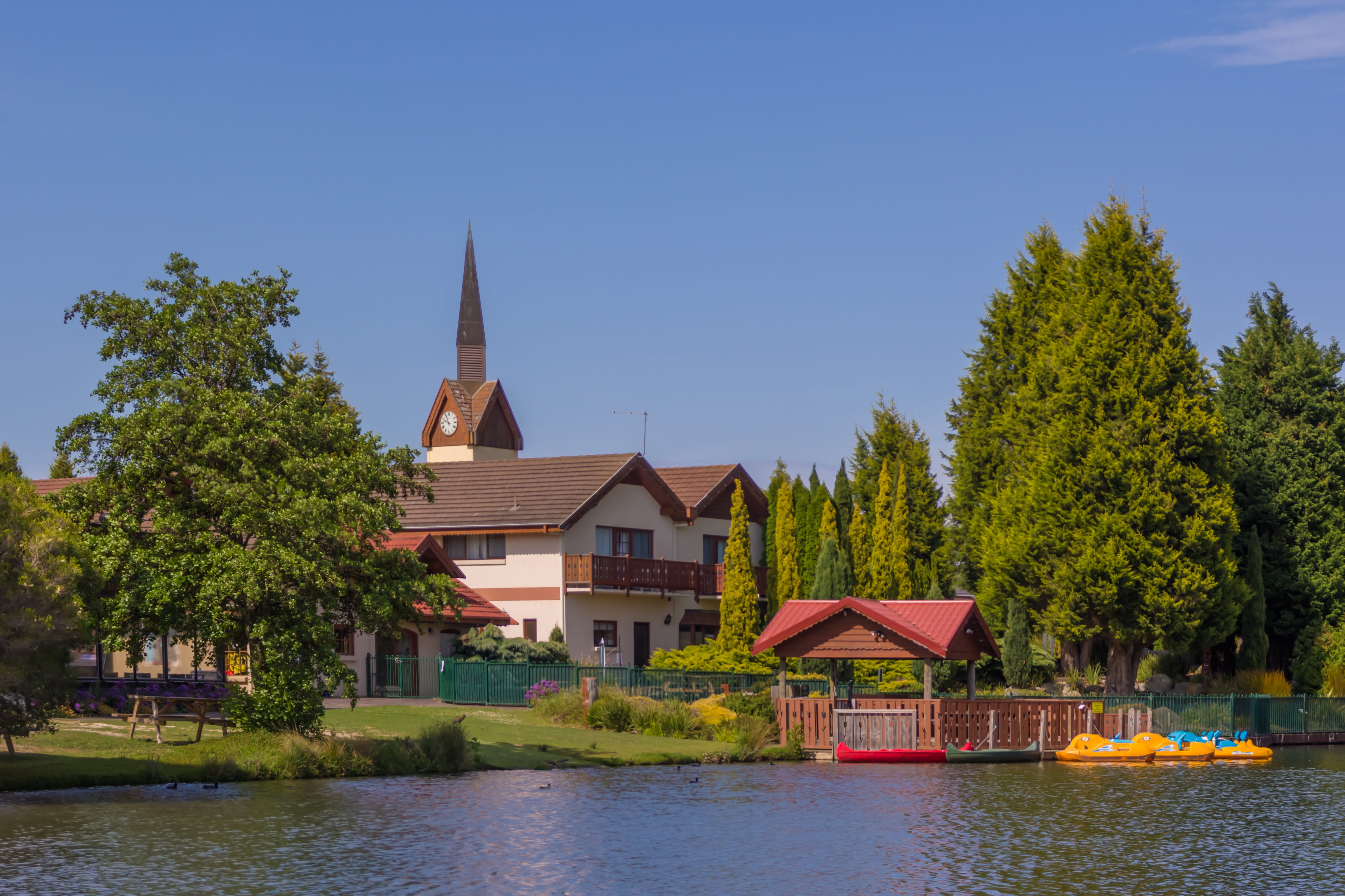 Tasmania, grindelwald, nature, waterfront, sky, growth, Australia, day, tree, landscape, 5K, blue, lake, outdoors, water, house, plant, clear sky, residential district, HD Wallpaper