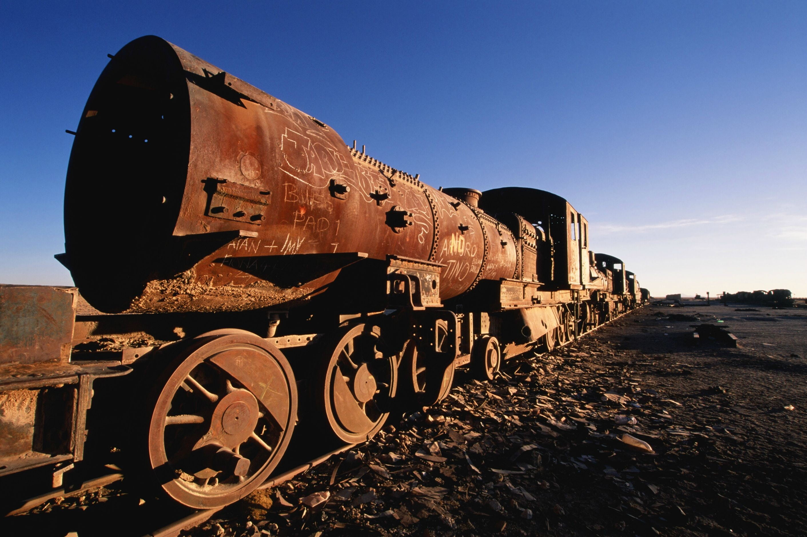 metal, Bolivia, nature, wreck, obsolete, train, Uyuni, rail transportation, train - vehicle, land, mode of transportation, clear sky, decline, rust, sky, HD Wallpaper