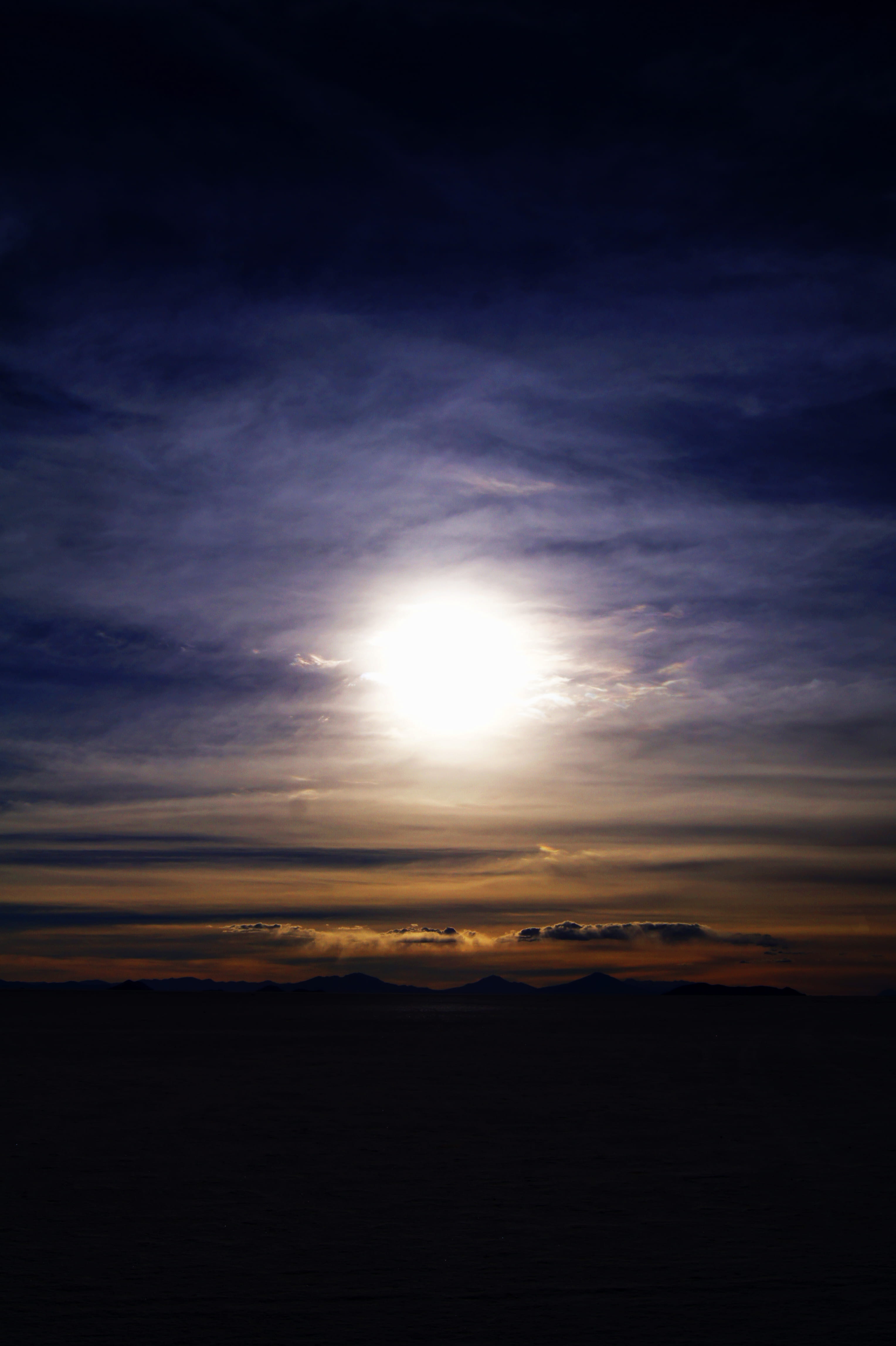 mountain, scenics - nature, sun, de, sunlight, silhouette, horizon, sunset, uyuni, dramatic sky, atmosphere, beauty in nature, outdoors, sky, no people, Phone HD Wallpaper