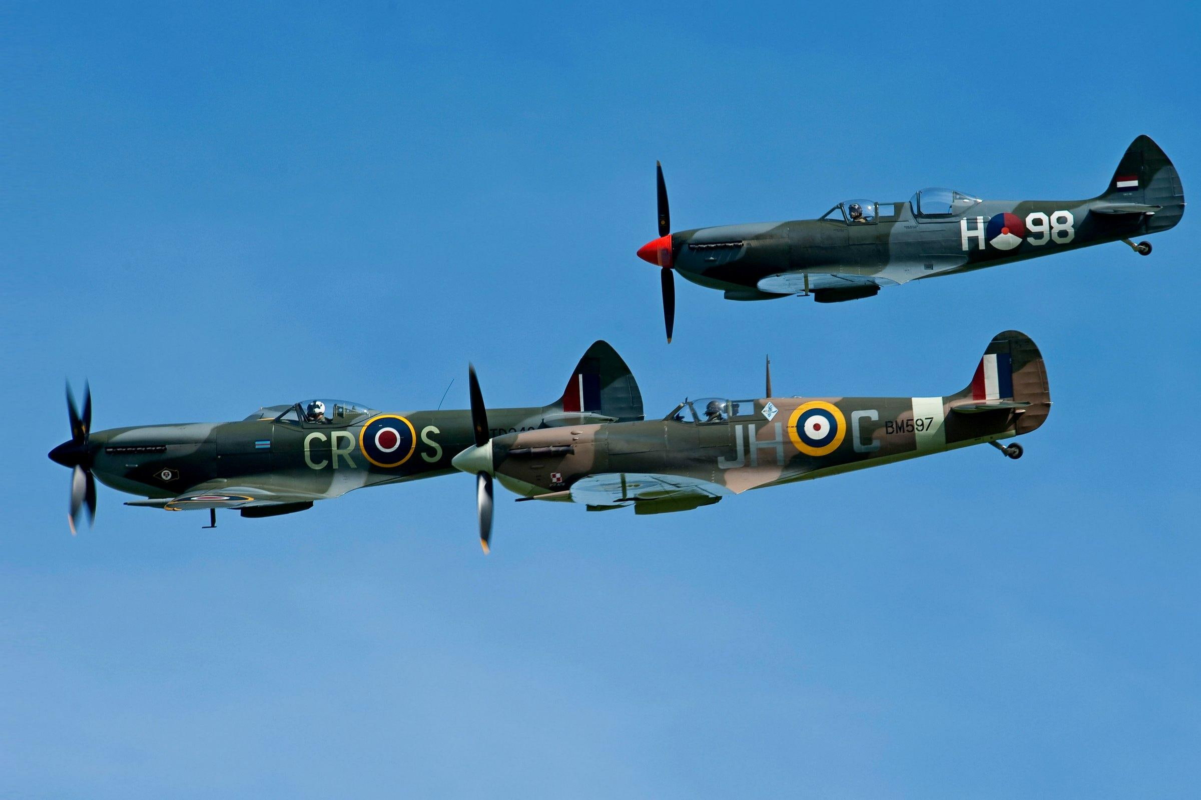 england, spitfire, fighter, supermarine, plane, aircraft planes, wwii, airplane, 1080P, trio, HD Wallpaper