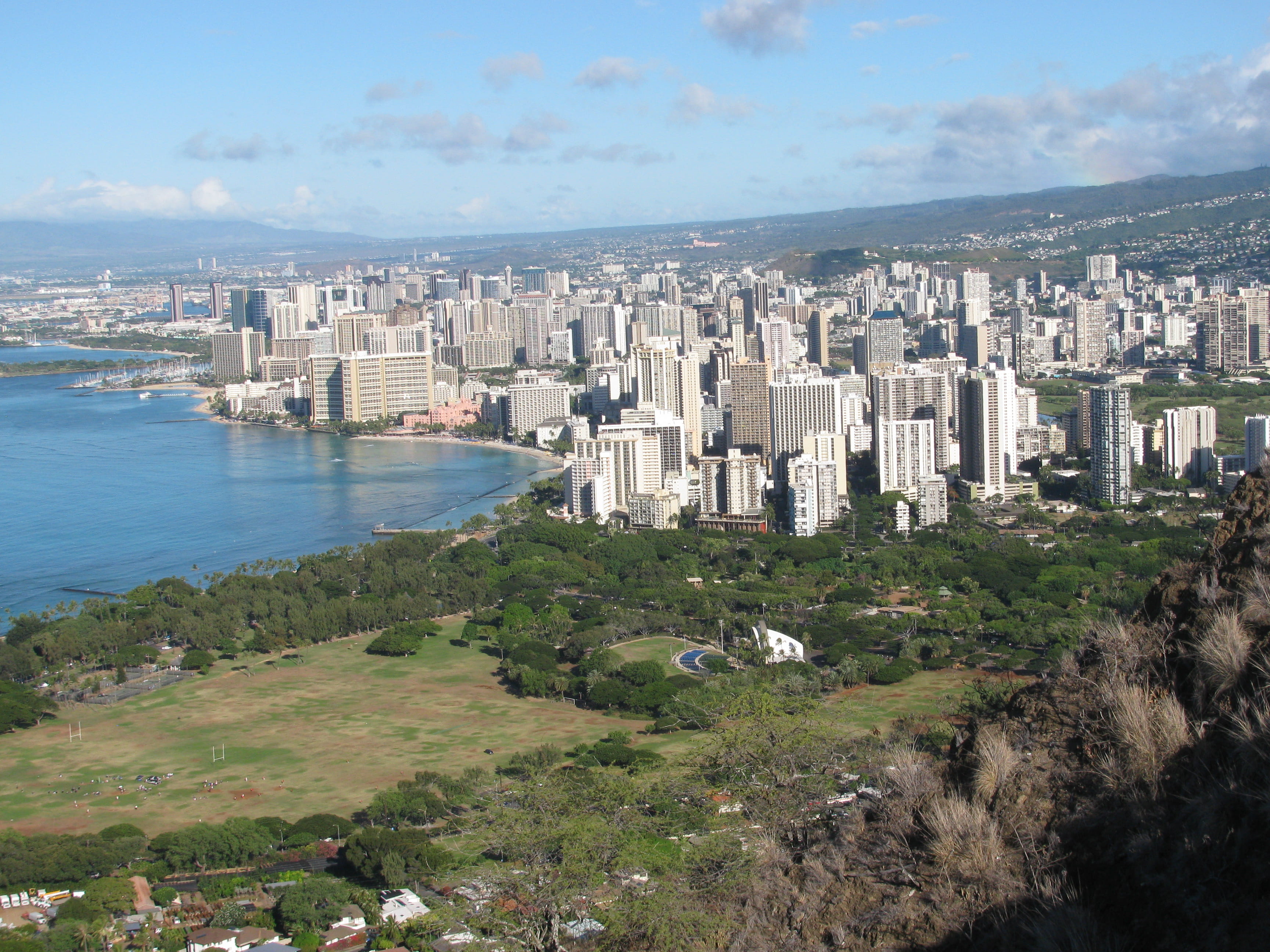 sea, built structure, travel, day, skyscraper, vacation, waikiki, 2K, hawaiian, high angle view, nature, outdoors, city, hawaii, beach, office building exterior, HD Wallpaper