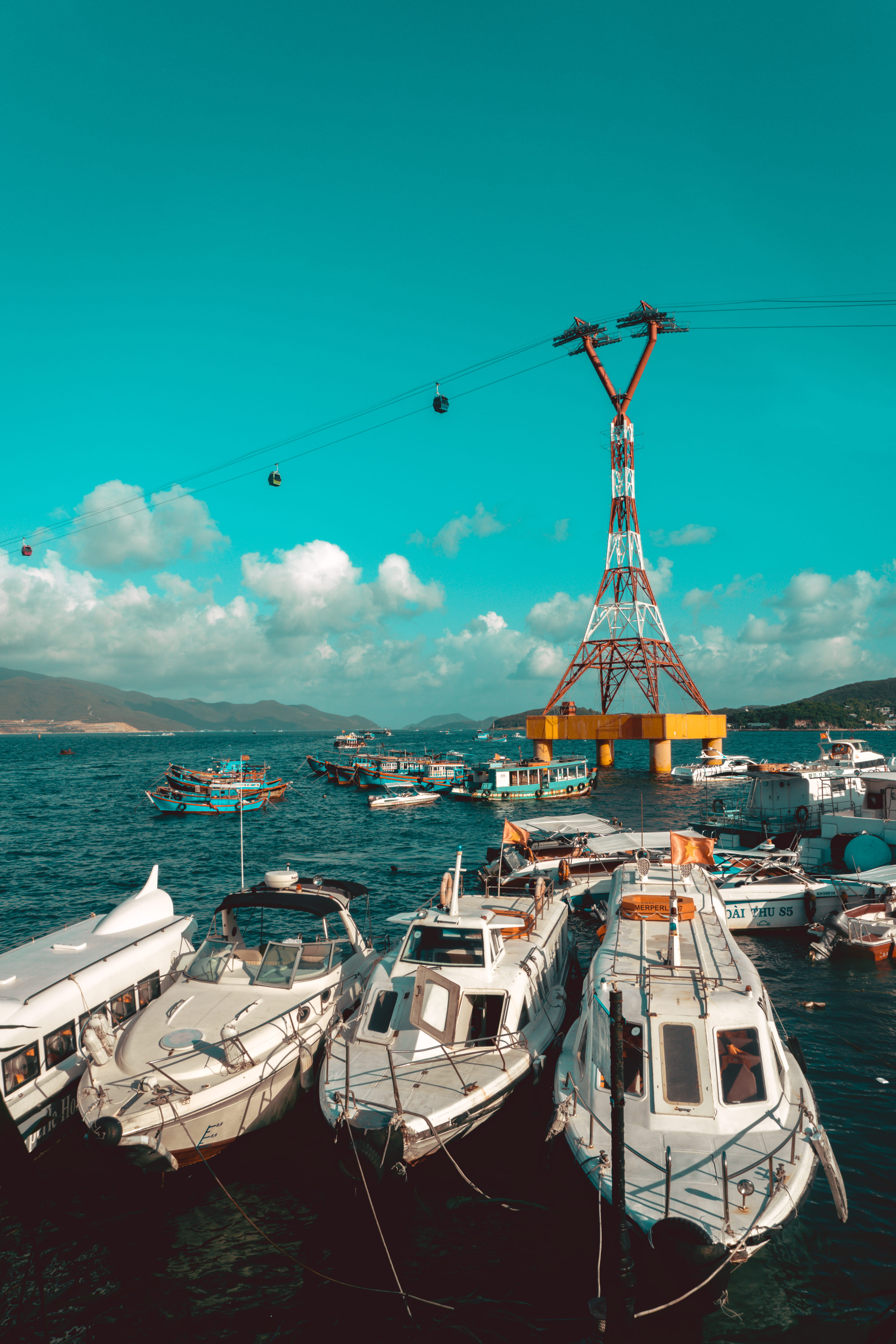 ocean, cloud - sky, vehicles, sea, port, harbor, 5K, cart, harbour, sky, mode of transportation, seashore, boats, water, cable cars, tourism, toward, no people, Phone HD Wallpaper