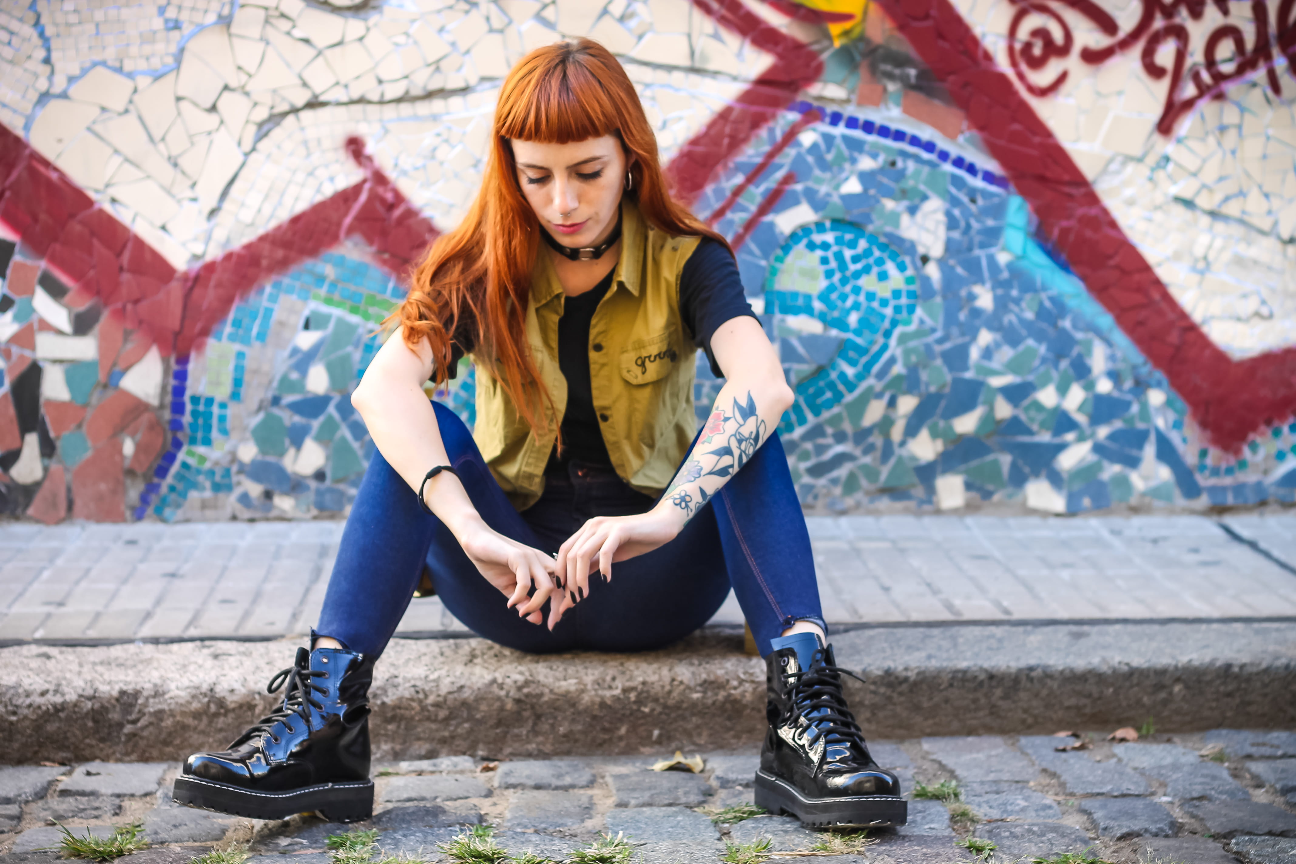 lady, lifestyles, leisure activity, front view, beautiful woman, outdoors, riot, woman, beauty, city, street, youth Culture, urban Scene, day, female, graffiti, HD Wallpaper