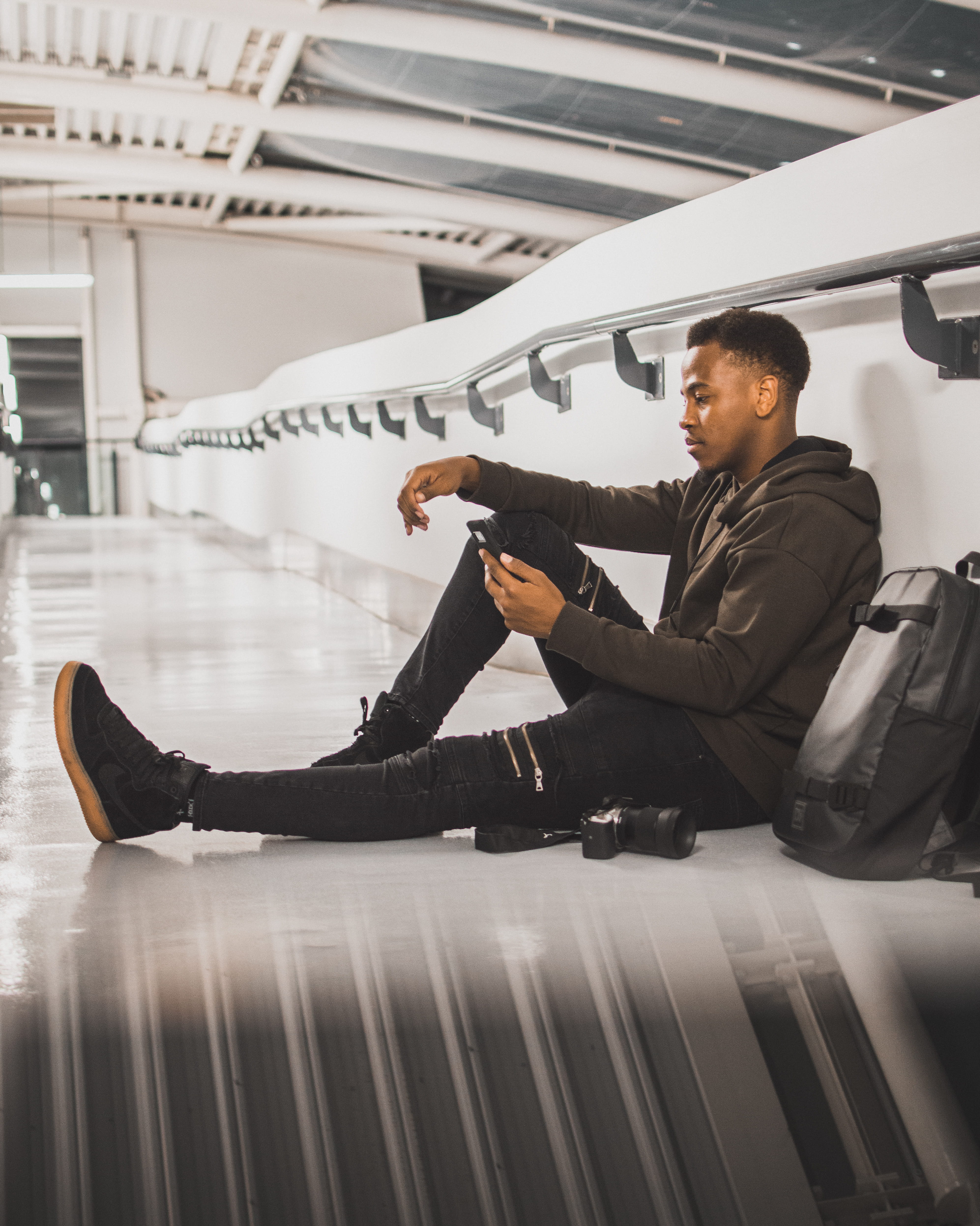 males, business Travel, african Ethnicity, young Men, black, using, men, sat, style, adult, outdoors, jacket, railing, people Traveling, suit, Phone HD Wallpaper