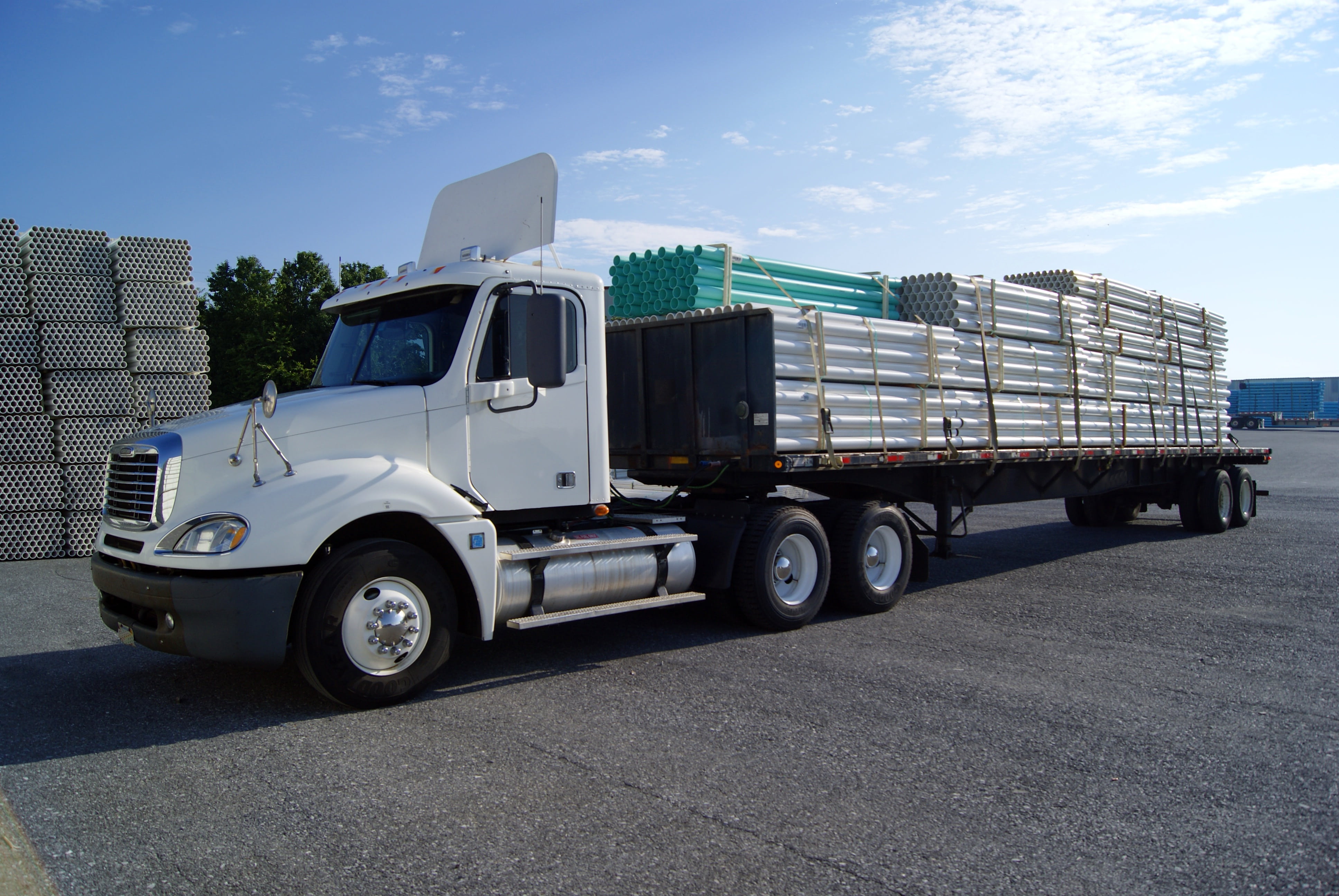 business, day, mode of Transport, trucking, white color, mode of transportation, freight Transportation, carrying, motor vehicle, nature, speed, road, industry, HD Wallpaper