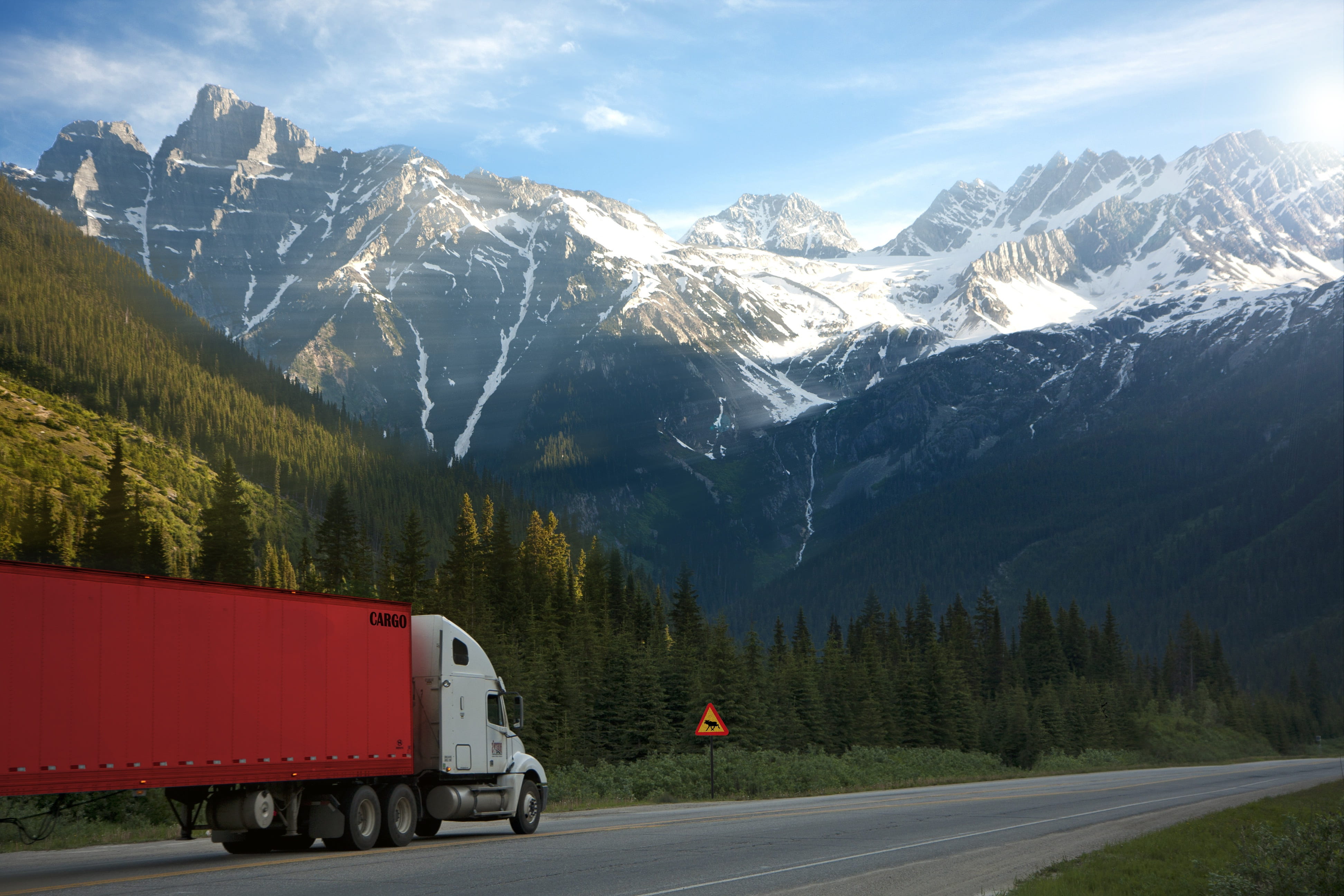 4K, elche, goods, canada, sunbeam, mode of transportation, environment, truck, land vehicle, transportation, mountain, plant, mountain peak, shield, multiple lane highway, HD Wallpaper