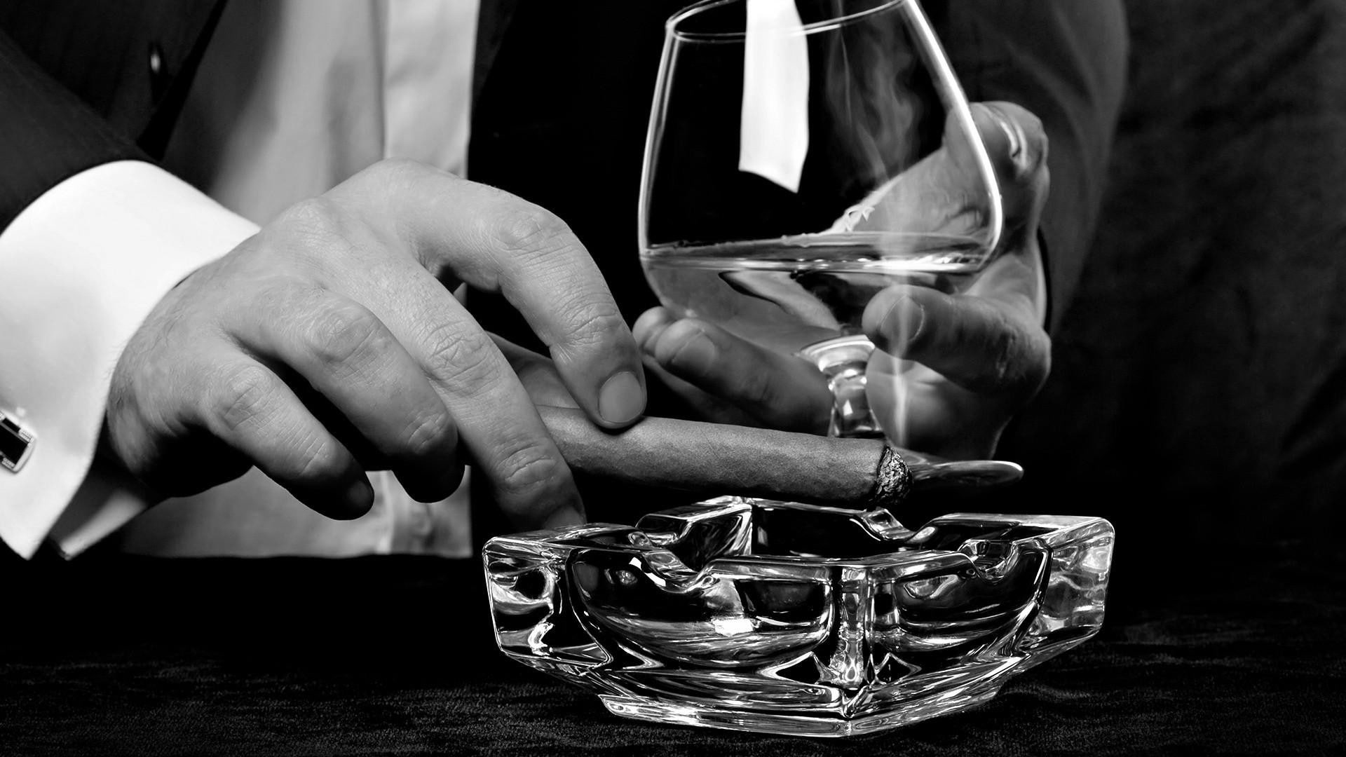 monochrome, cigars, 1080P, classy, men, alcohol, HD Wallpaper