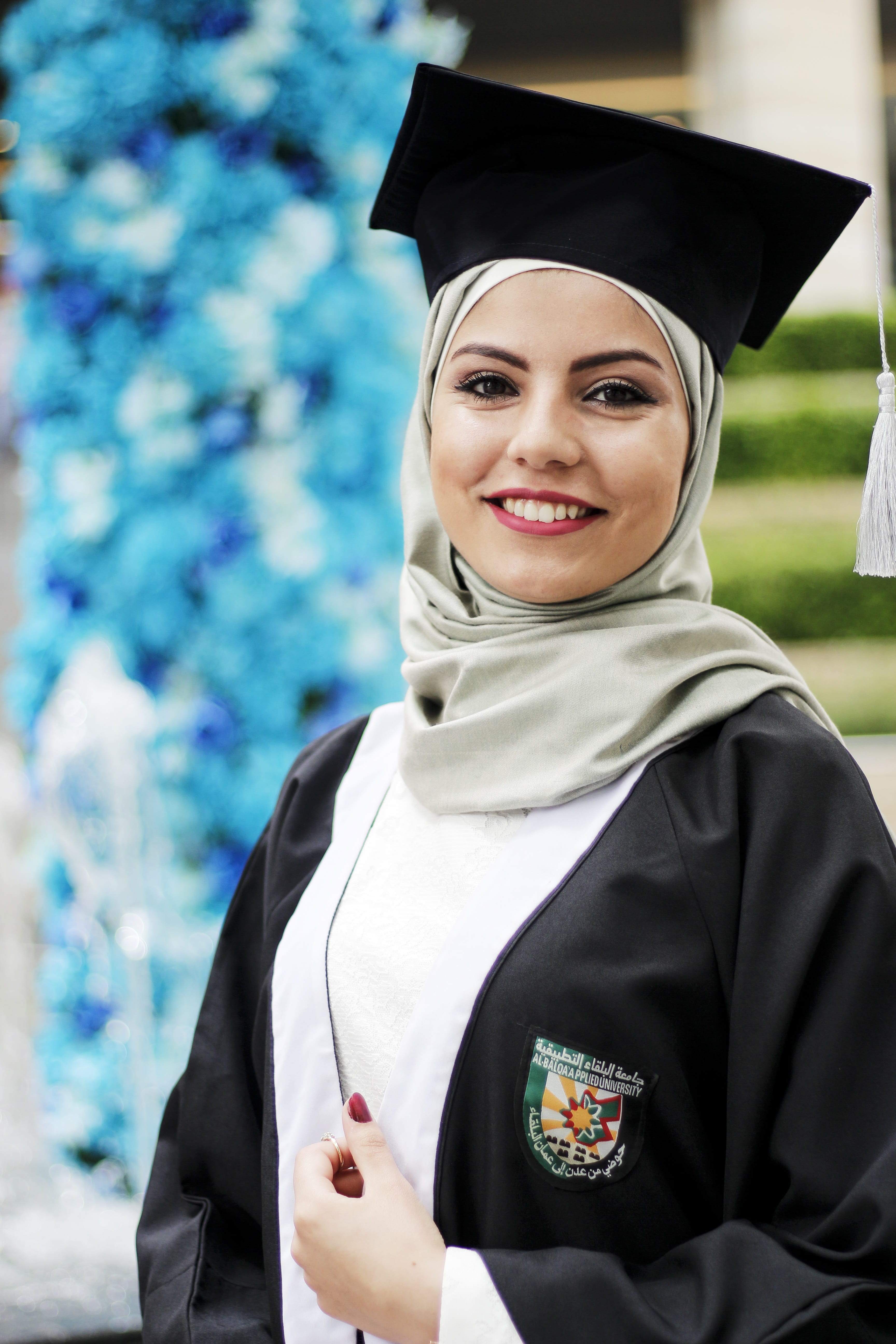 waist up, pride, young women, cap, beautiful woman, hat, celebration, dress, standing, emotion, looking at camera, smiling, college, outdoors, achievement, Phone HD Wallpaper
