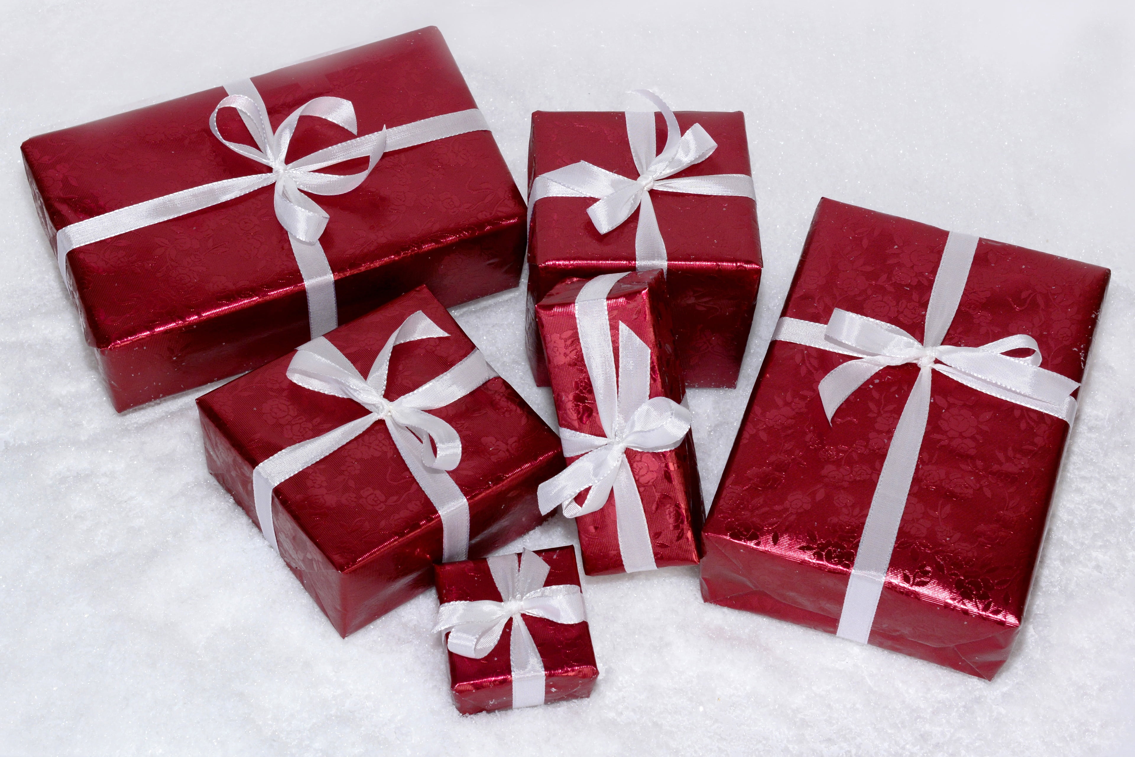ribbon - sewing item, box, white color, grinding, christmas present, advent, no people, packed, holiday - event, made, 4K, wood, wrapping paper, celebration, HD Wallpaper