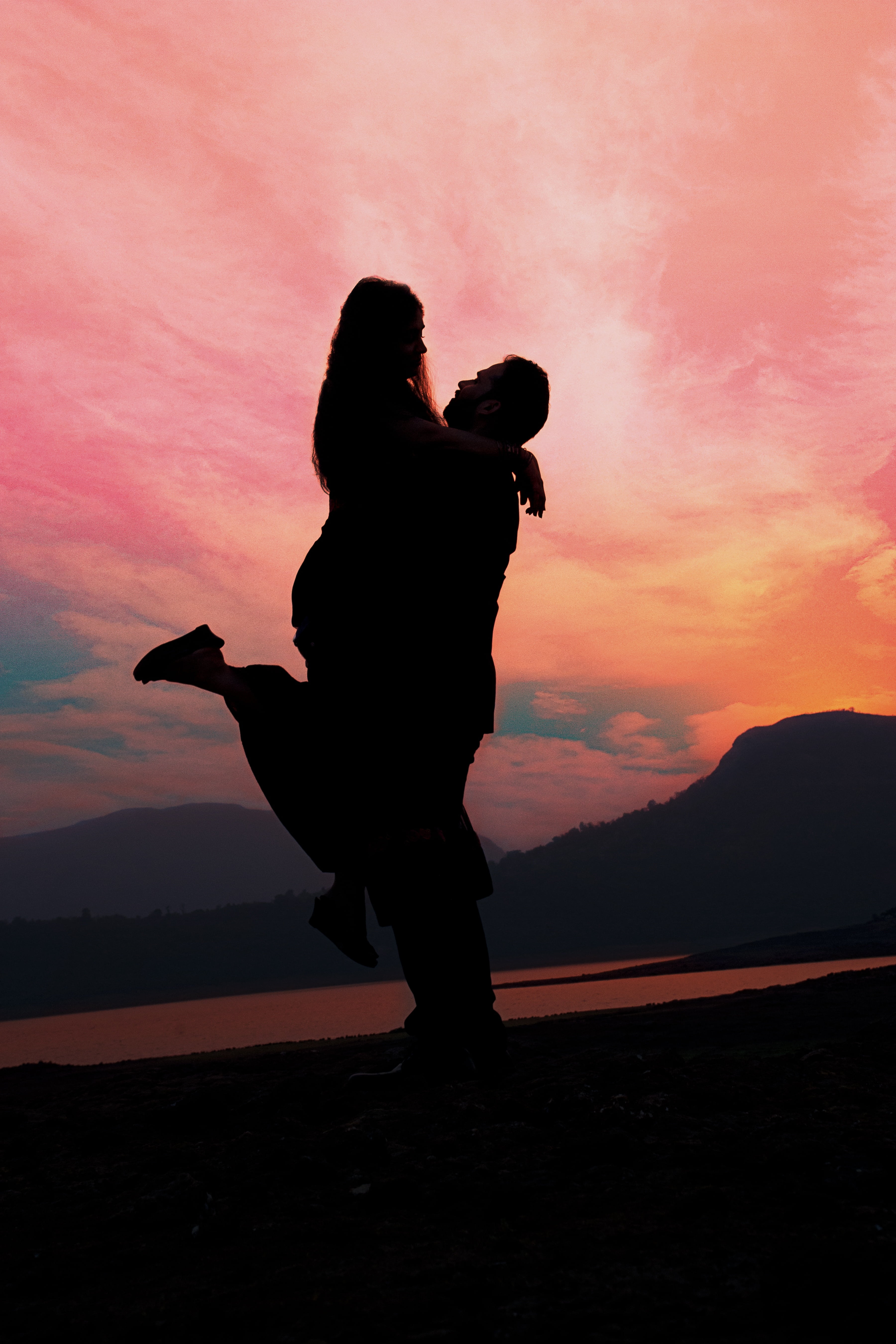 people, full length, nature, photo, men, adults only, carrying, mountain, orange color, leisure activity, outdoors, newy wed, women, love, scenics - nature, Phone HD Wallpaper