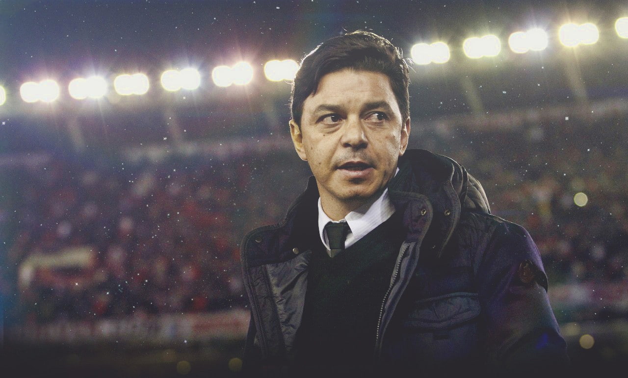 rain, lifestyles, focus on foreground, looking away, Marcelo Gallardo, waist up, 720P, night, clothing, real people, looking, mature men, young adult, HD Wallpaper