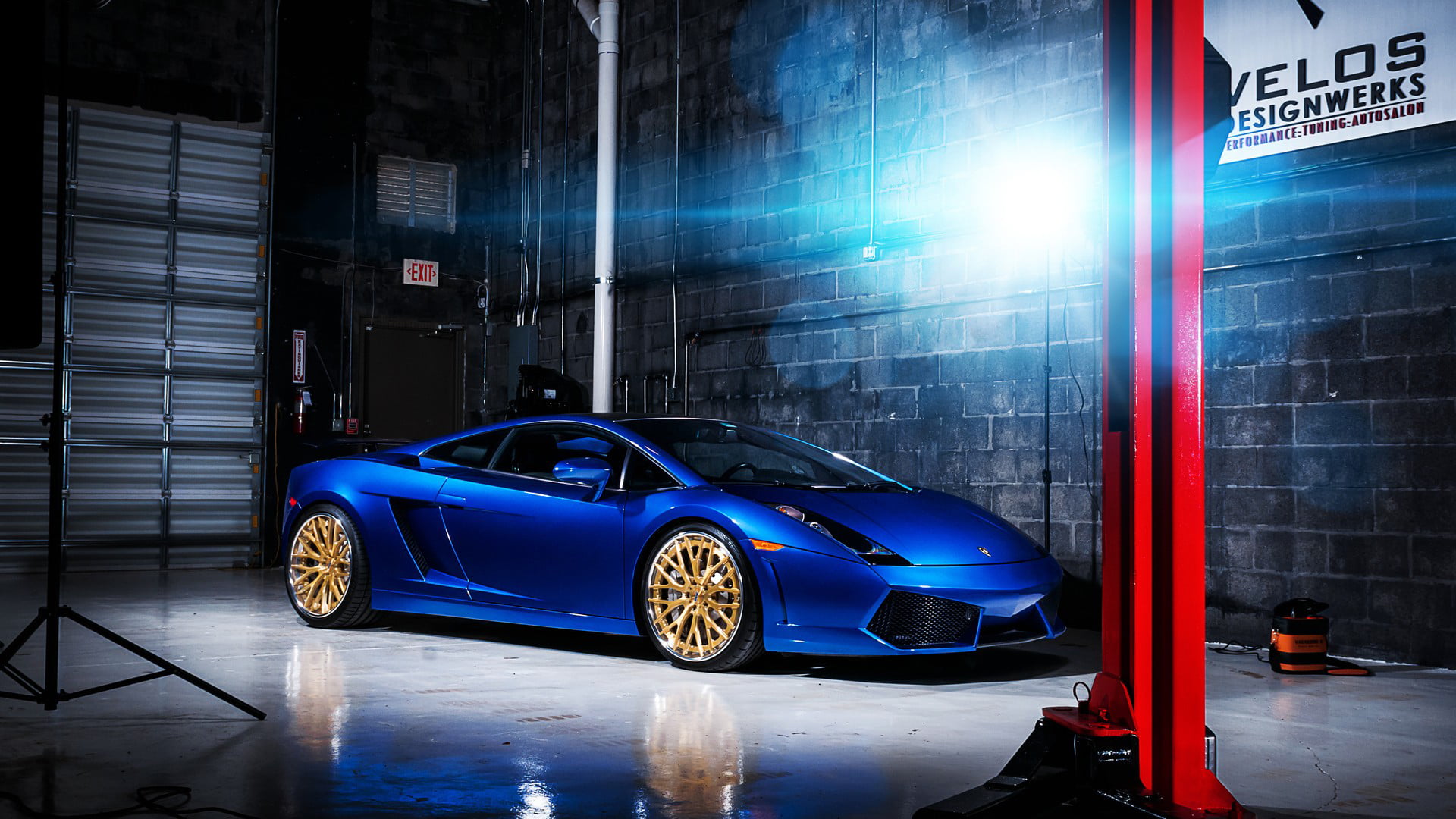 blue cars, floor, luxury, blue, 1080P, shiny, built structure, car, city, communication, Lamborghini, digital art, night, no people, illuminated, architecture, HD Wallpaper