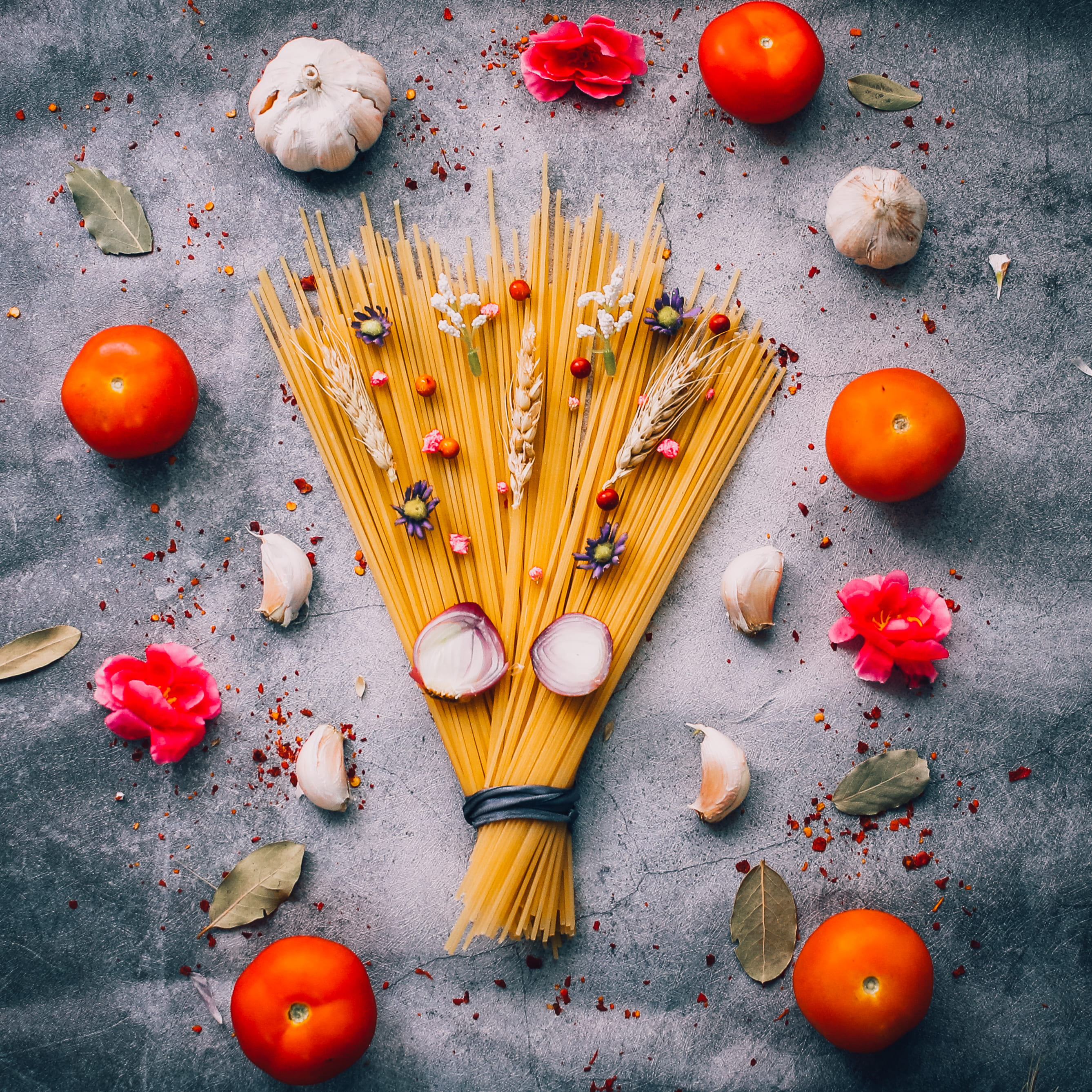 vegetable, spaghetti, rads, pasta, vegan, still life, indoors, table, pasty, surface, onion, basil, wood - material, tomato, no people, gray, tomatoes, Phone HD Wallpaper