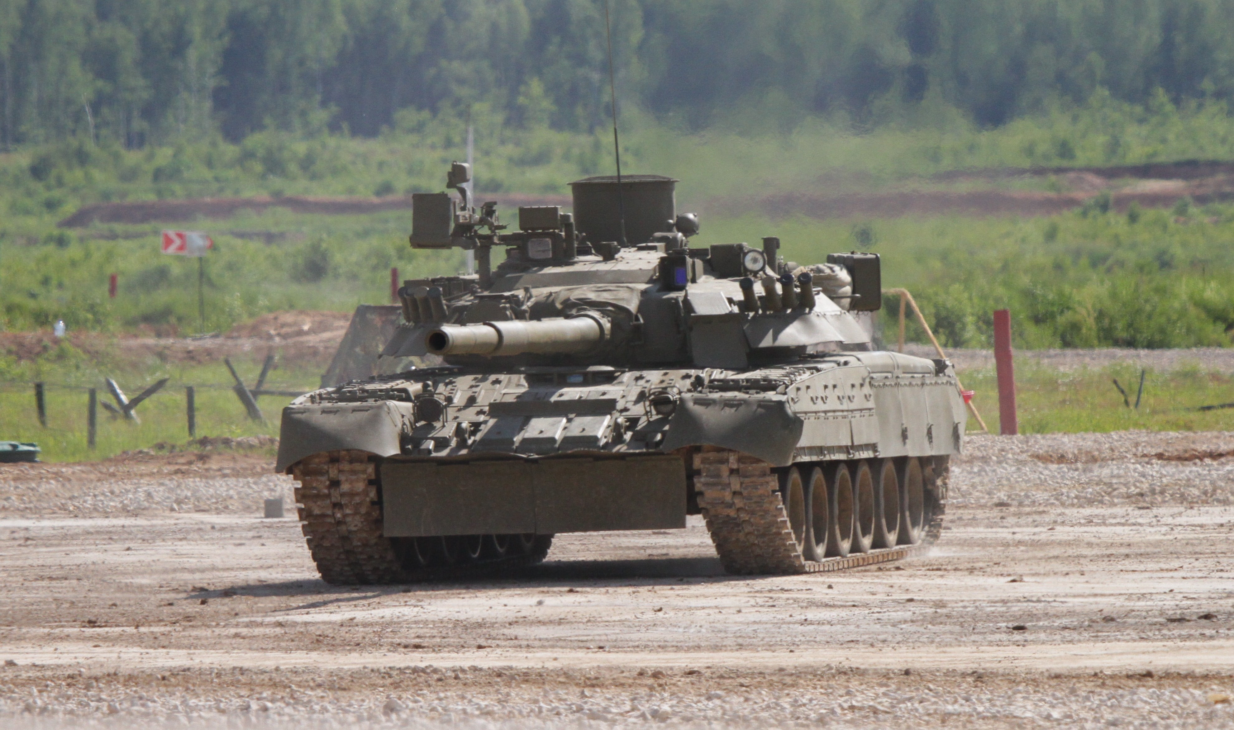 fighting, tree, mode of transportation, nature, armored tank, outdoors, combat, government, army soldier, army, field, conflict, tank, black, day, land, HD Wallpaper