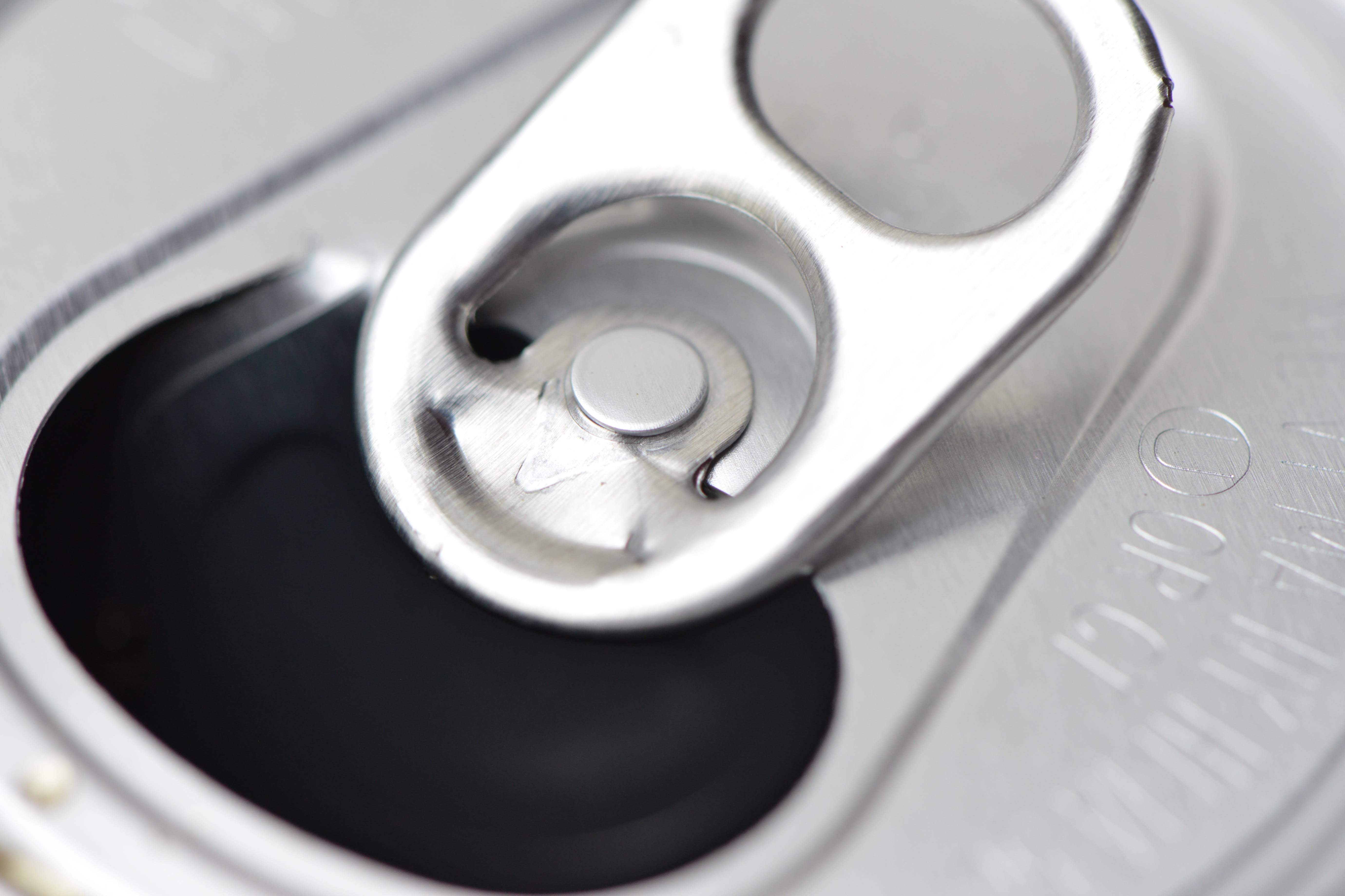 aluminum, pulled, alloy, cola, refreshment, selective focus, fizzy, business, indoors, gray, no people, carbonated, beer, container, drink can, metallic, HD Wallpaper