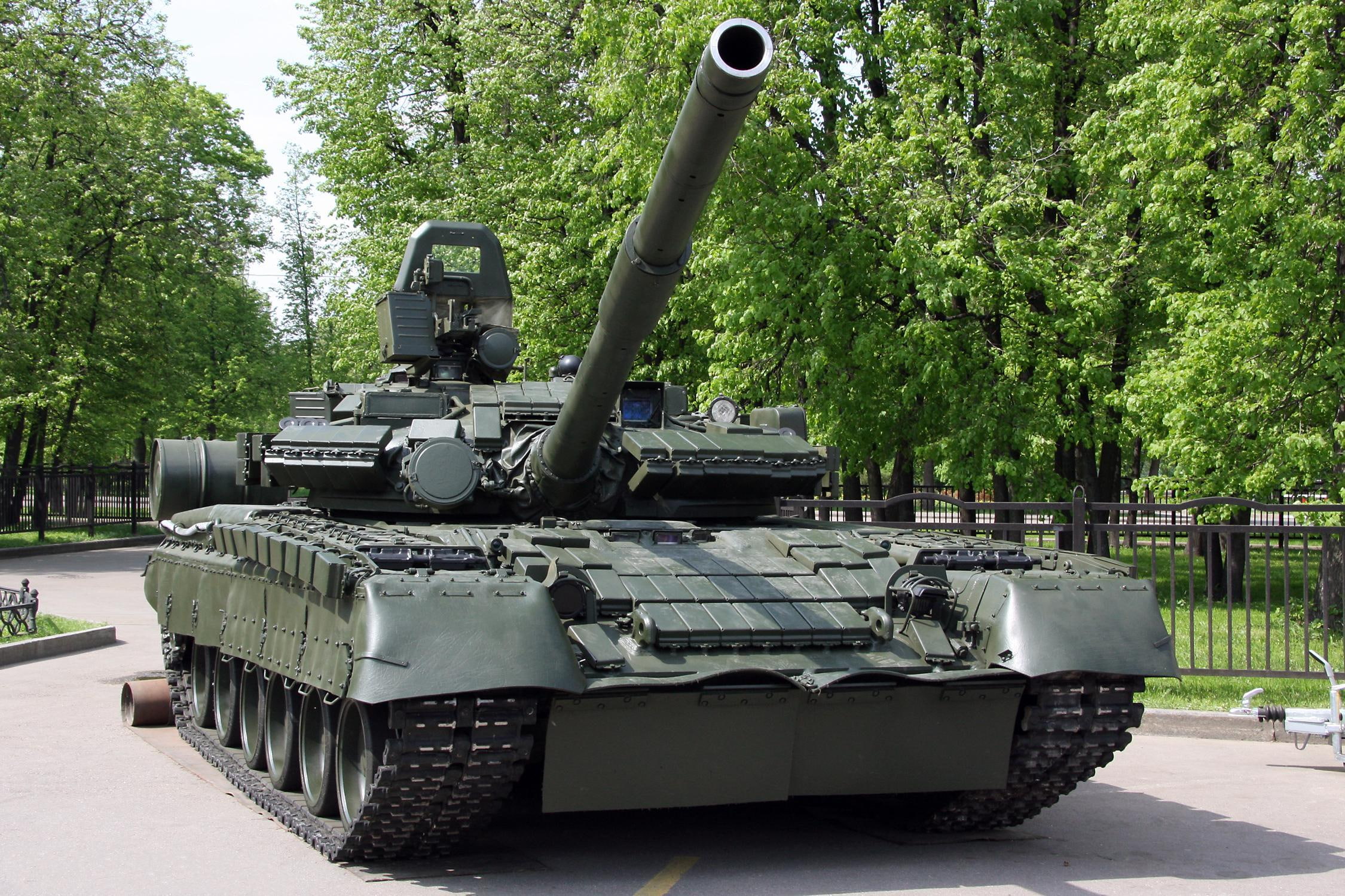 armored Vehicle, russia, battlefield, conflict, Park, artillery, cannon, transportation, green color, weapon, camouflage, no people, armed Forces, battle, HD Wallpaper