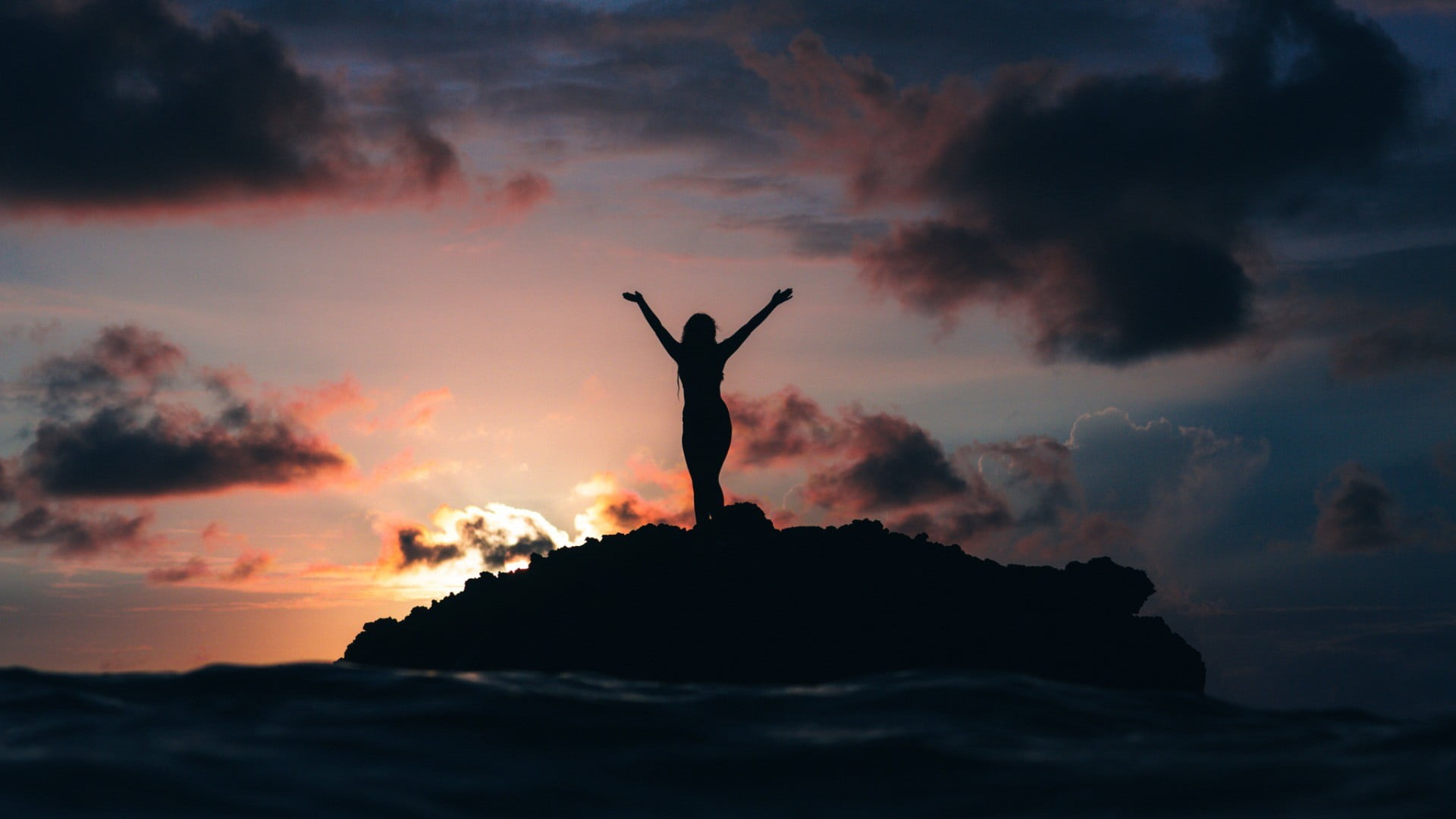 sunset, island, one person, silhouette, emotion, dark, human arm, cloud - sky, Hawaii, nature, landscape, positive emotion, 1080P, human limb, sky, arms raised, HD Wallpaper