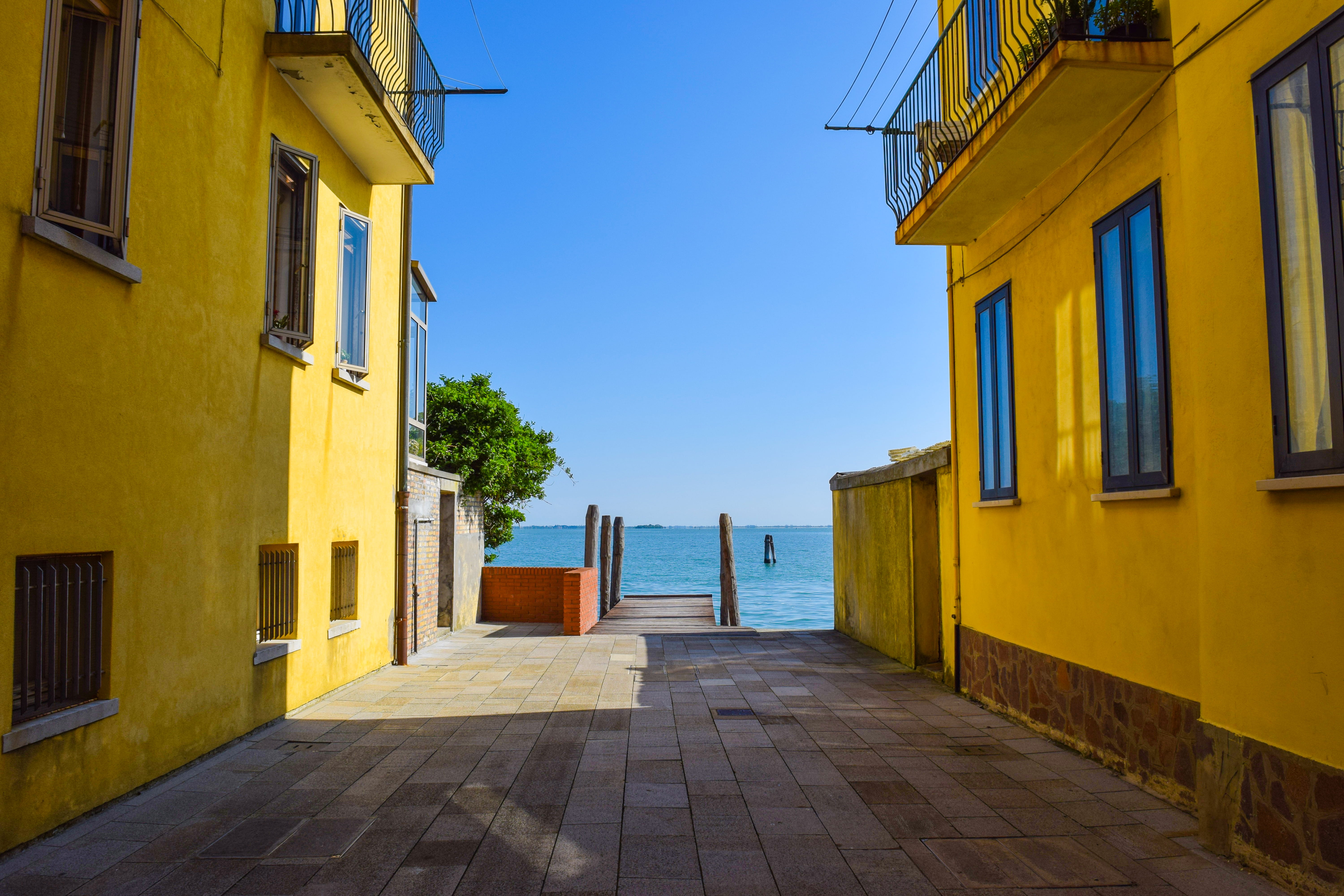architecture, footpath, no people, direction, nature, outdoors, traveling, swimming pool, yellow, 5K, blue, luxury, sky, tiled floor, day, water, building exterior, HD Wallpaper