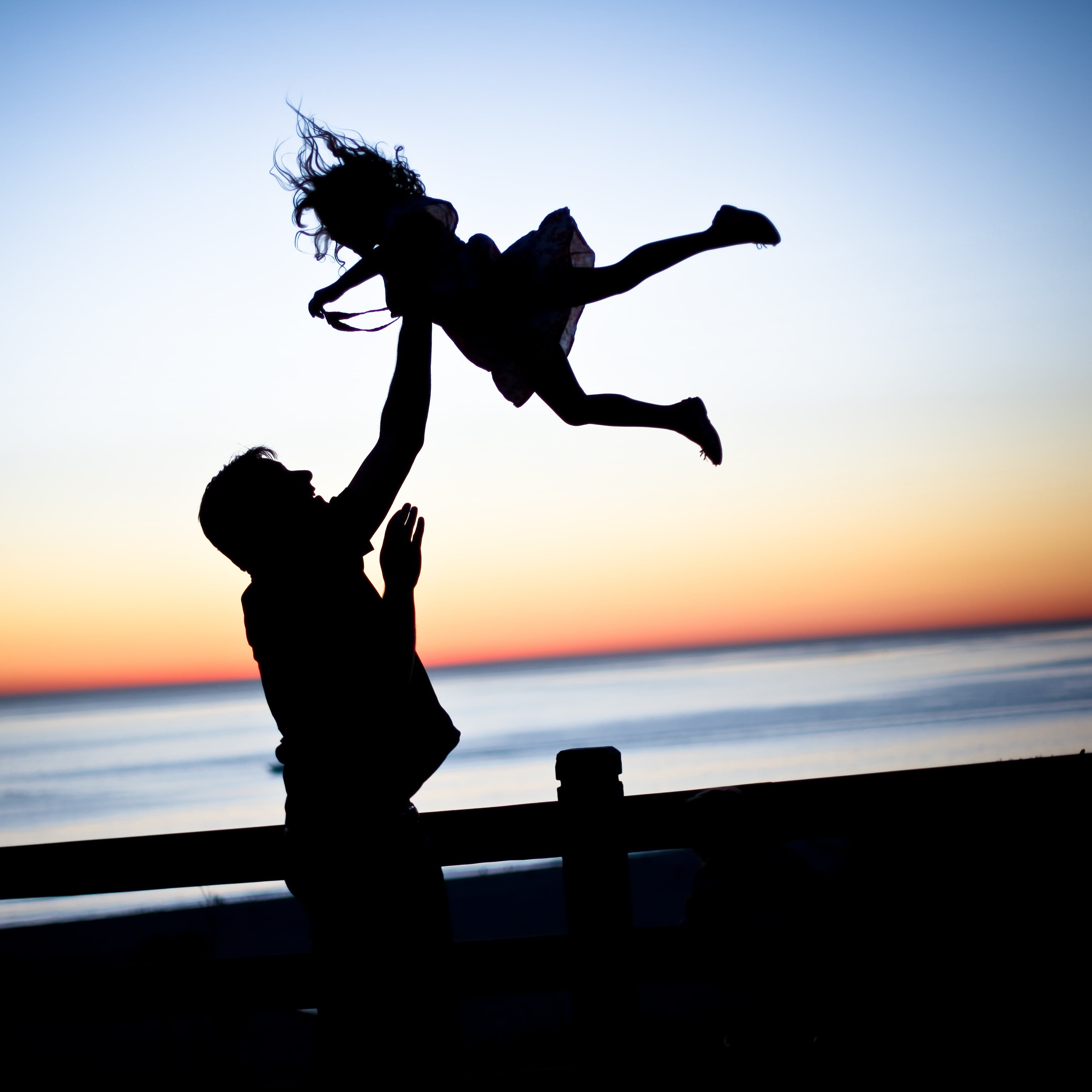 water, daughter, women, adult, sky, two people, 2K, people, family, human arm, sea, full length, silhouettes, sunset, horizon, father, jumping, horizon over water, Phone HD Wallpaper