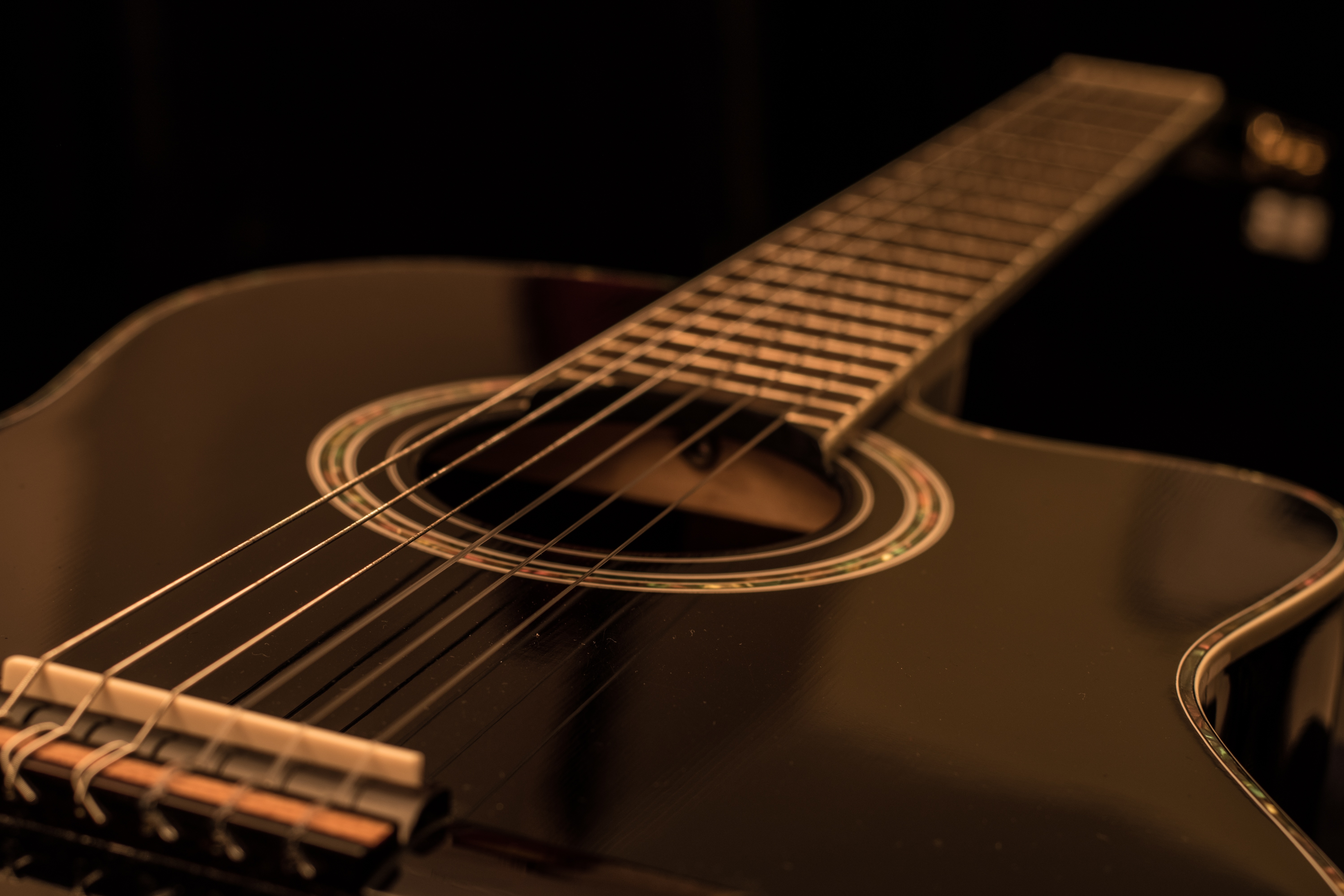 black background, arts And Entertainment, black, no people, single Object, musical Instrument, indoors, string Instrument, acoustic, arts culture and entertainment, HD Wallpaper