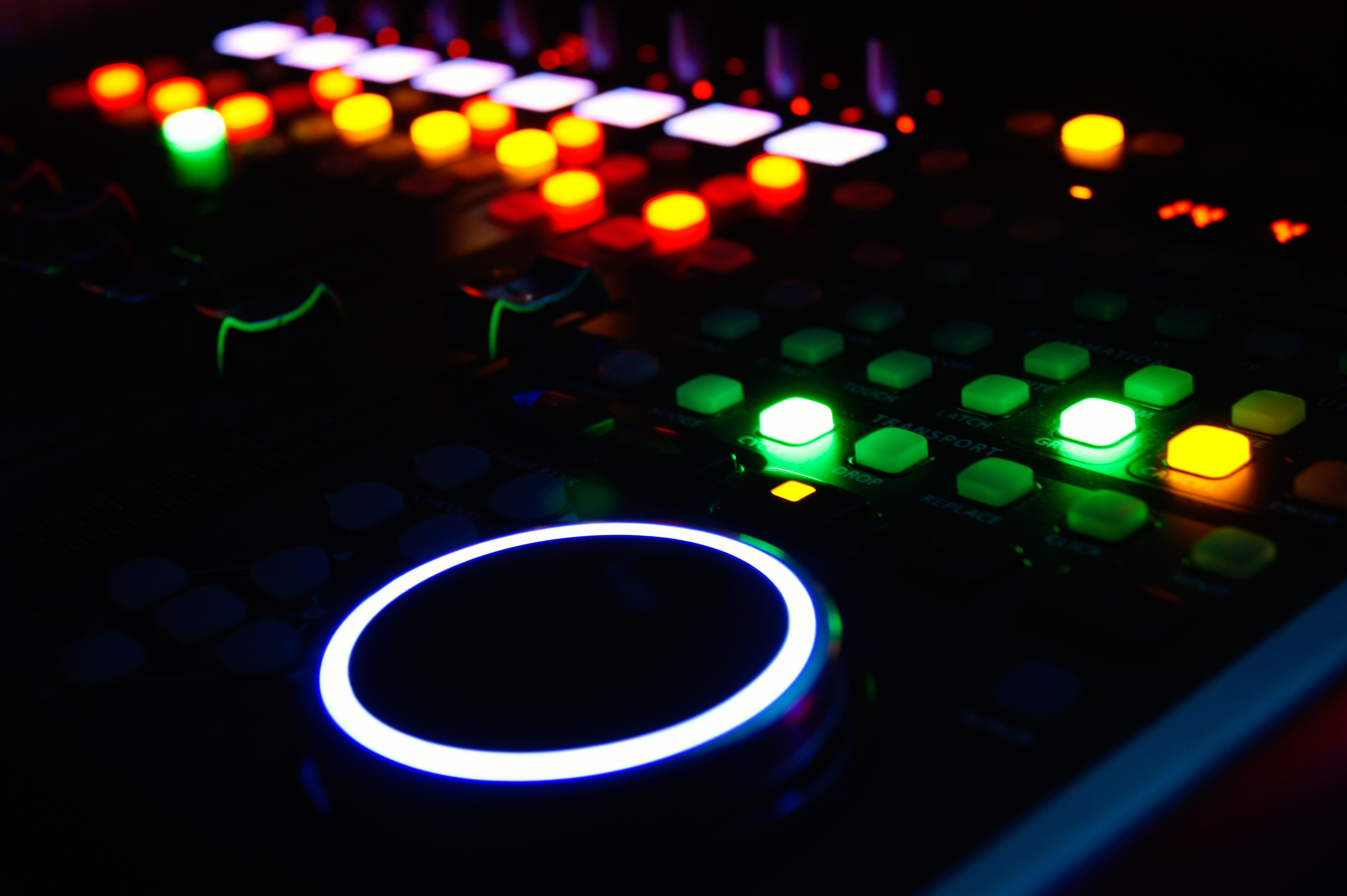 nightlife, close-up, abstract, internet, Light, live concert, defocused, artists, light - natural phenomenon, plant, focus on foreground, Music, glowing, HD Wallpaper