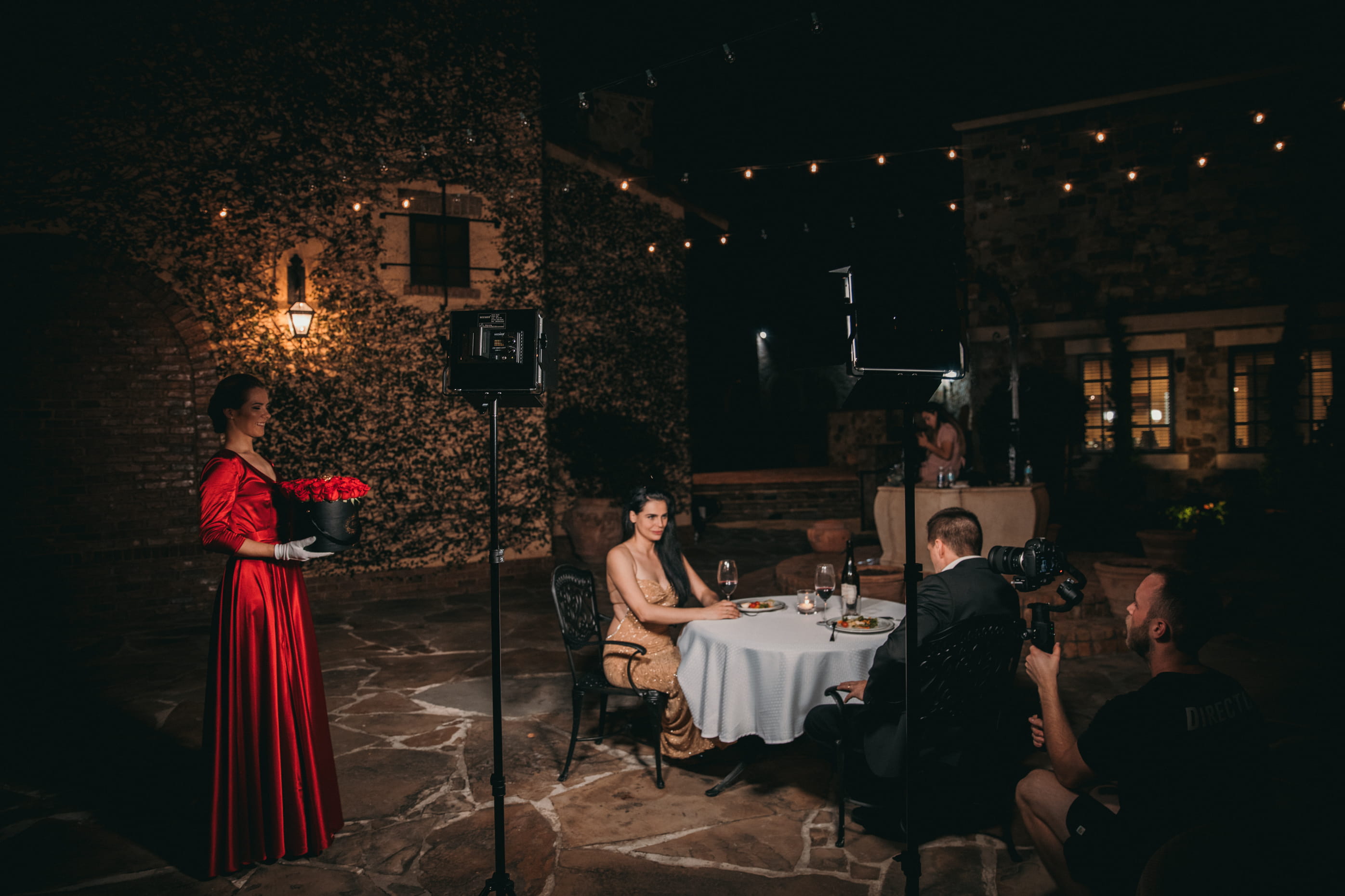 couple, visual, group, camera, real people, dinner, 2K, film, women, light, photographer, date night, event, adult, night, dining out, diner, celebration, HD Wallpaper