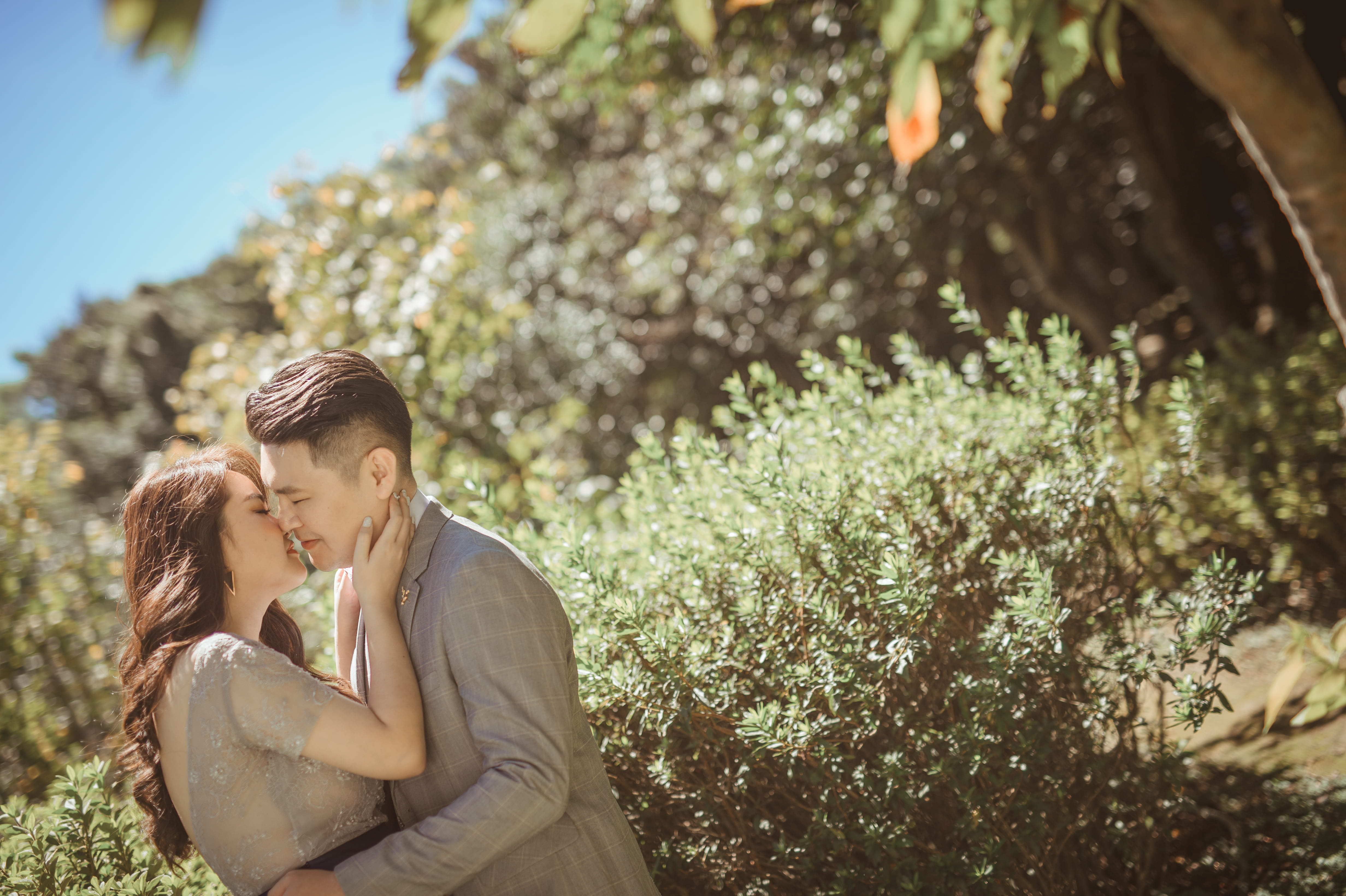 positive emotion, young adult, clothing, kiss, photo, photography, heterosexual couple, side view, women, shirt, bonding, person, bridegroom, s, hug, vegetation, HD Wallpaper