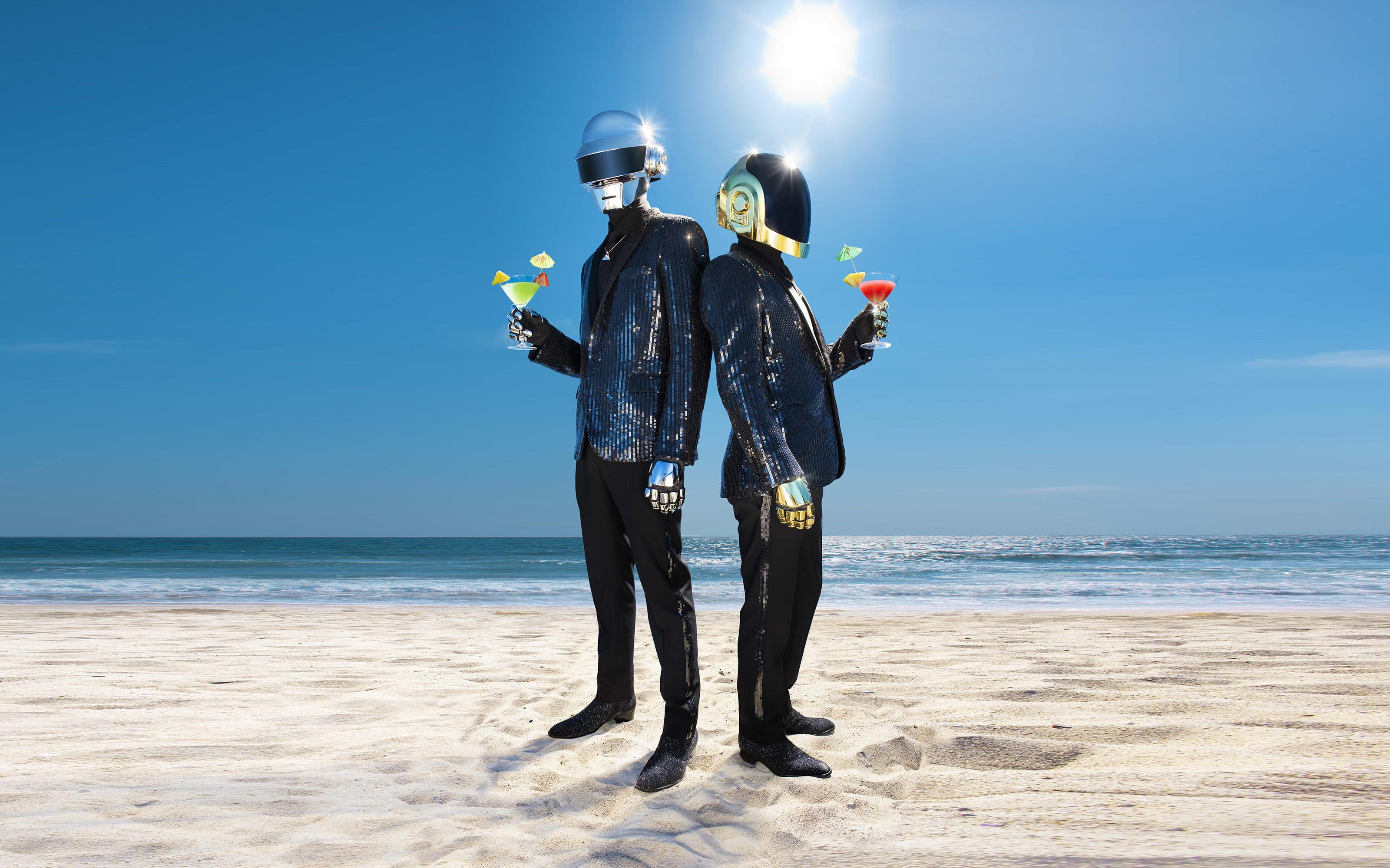 lifestyles, people, electronic, water, full length, sea, Guy-Manuel de homem-Christo, real people, horizon, 2K, young men, Thomas Bangalter, beauty in nature, HD Wallpaper