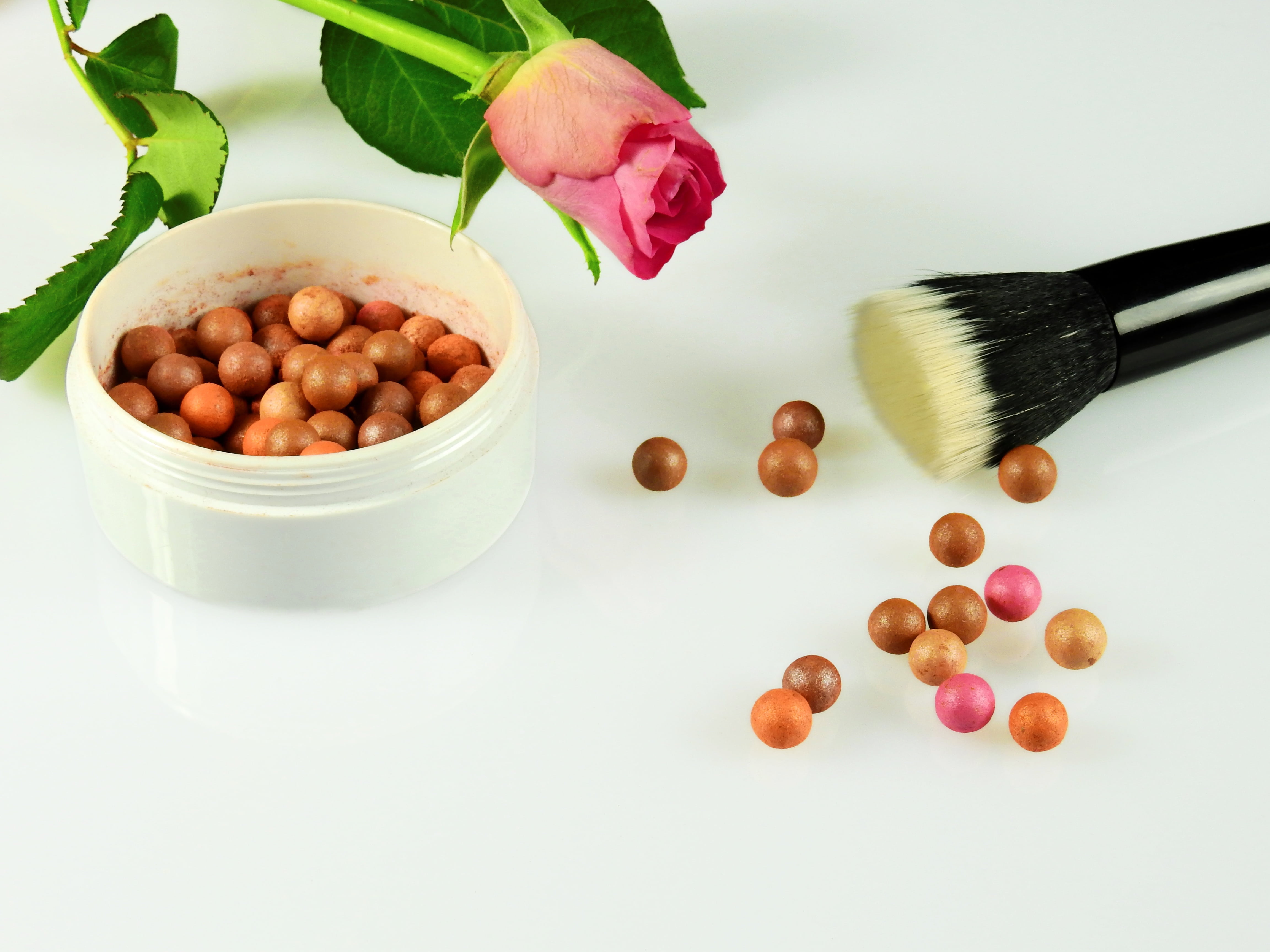 choice, plant part, variation, bowl, makeup, beauty, schmink brush, schmink, color, leaf, food and drink, beads, flowering plant, table, studio shot, blossom, HD Wallpaper