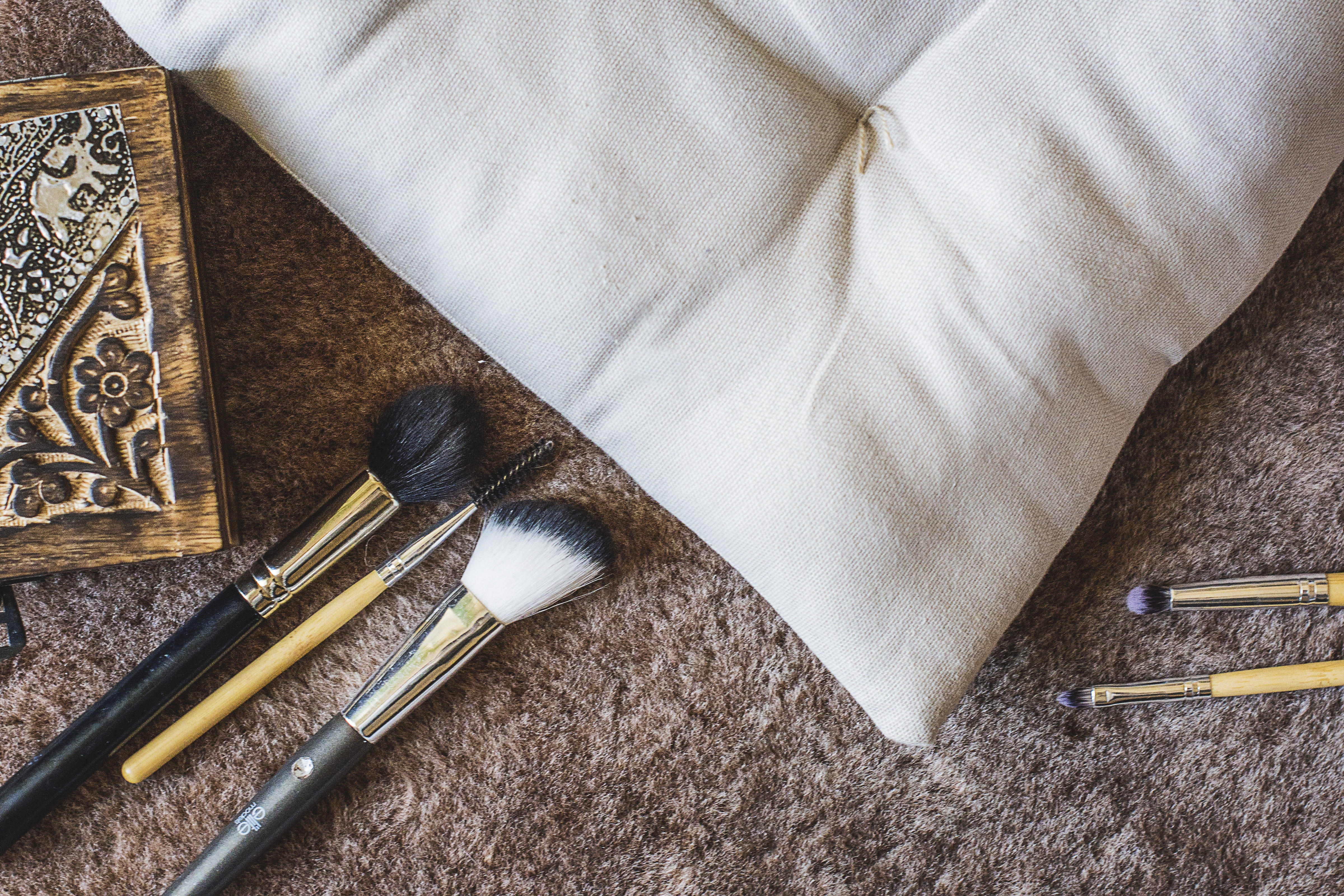 the background, wood - material, Brush, close-up, five, calligraphy, directly above, work tool, wood, painting, table, fashion, high angle view, still life, HD Wallpaper