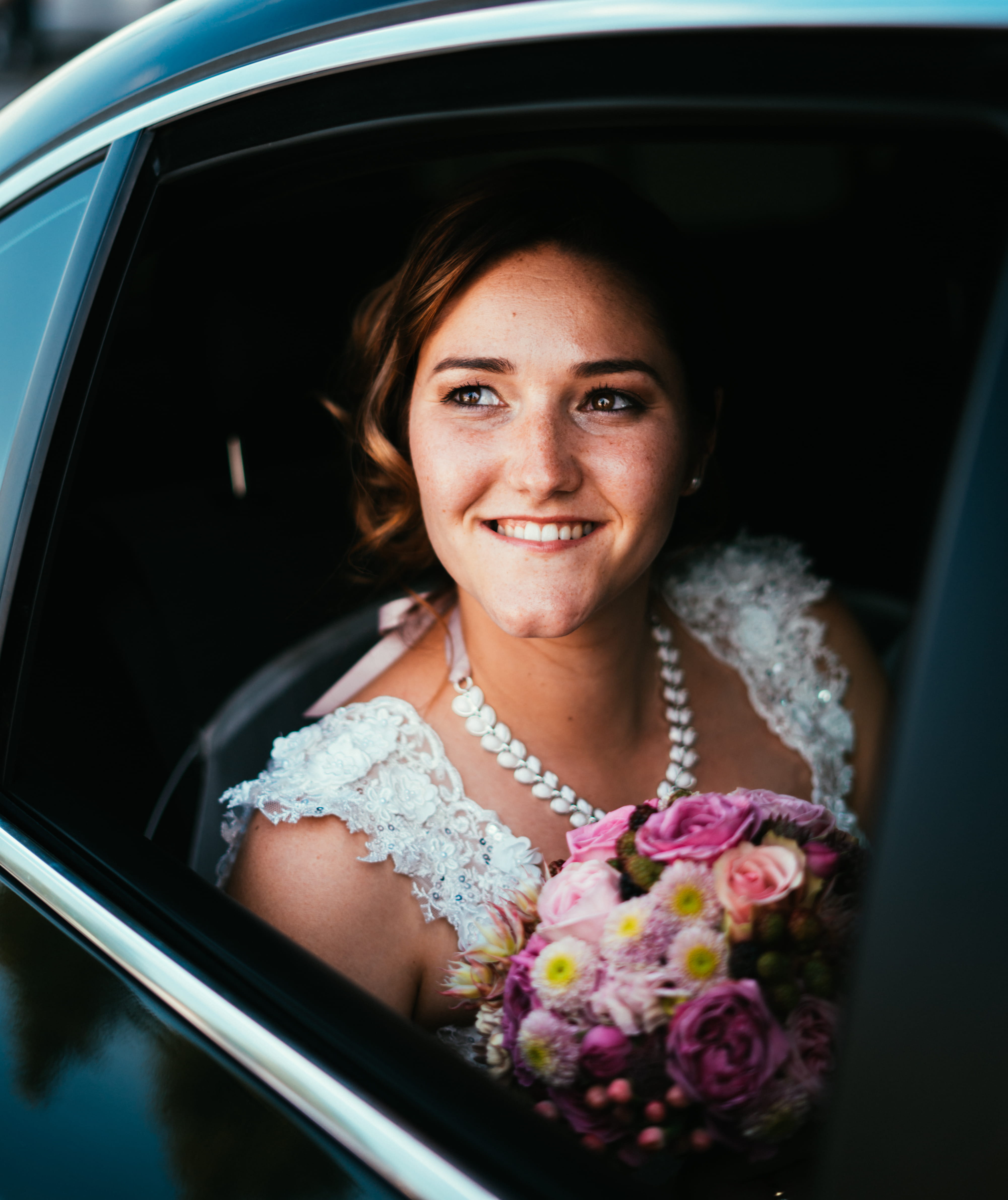 creme, smiling, portrait, flower, car, flower arrangement, dress, ice cream, apparel, transportation, adult, newlywed, flowering plant, motor vehicle, blossom, Phone HD Wallpaper