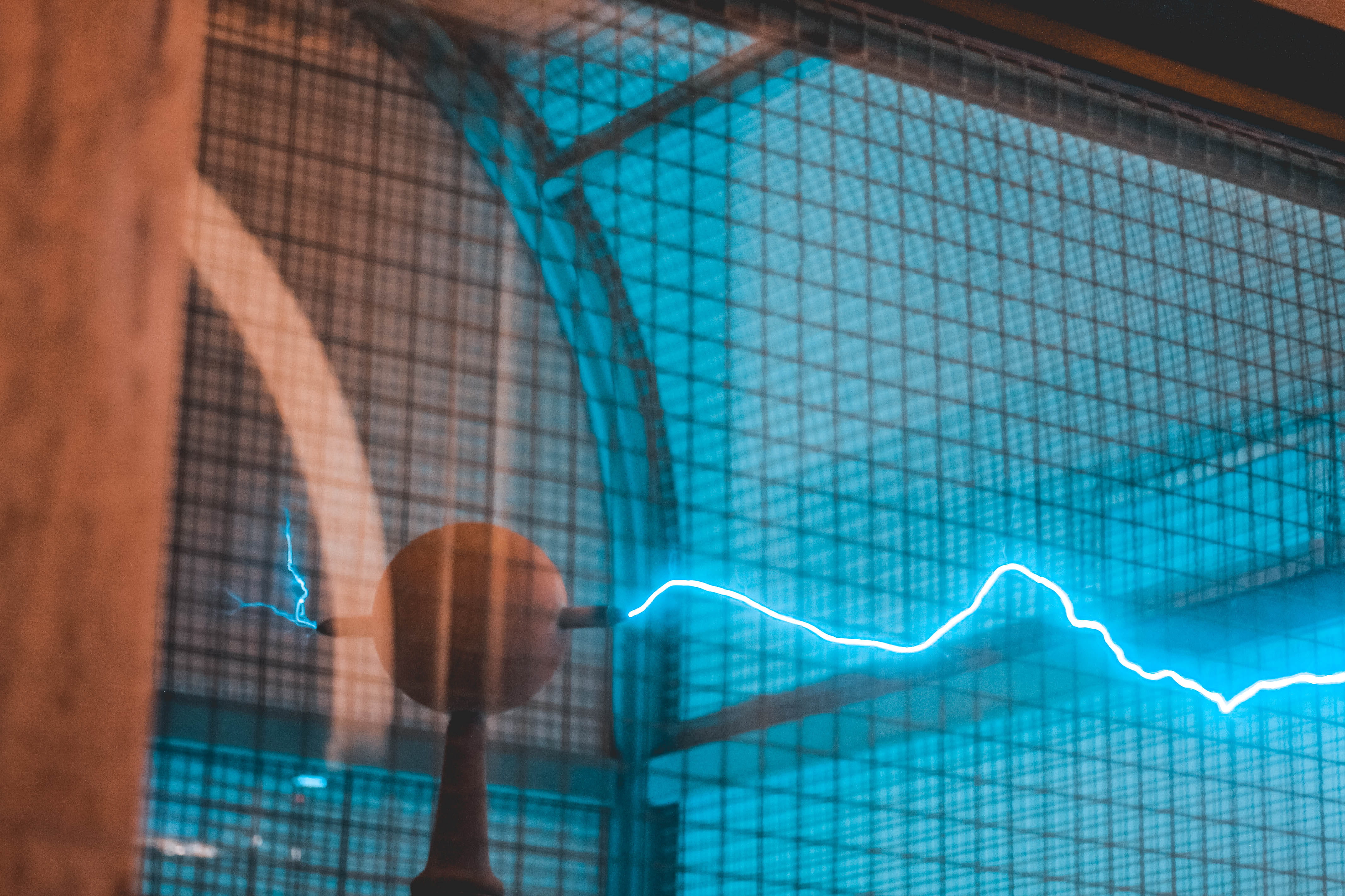 technology, data, Coil, real people, Nikola Tesla, mid adult, swimming pool, 4K, close-up, united states, Energy, Griffith, business, adult, diagram, human hand, HD Wallpaper
