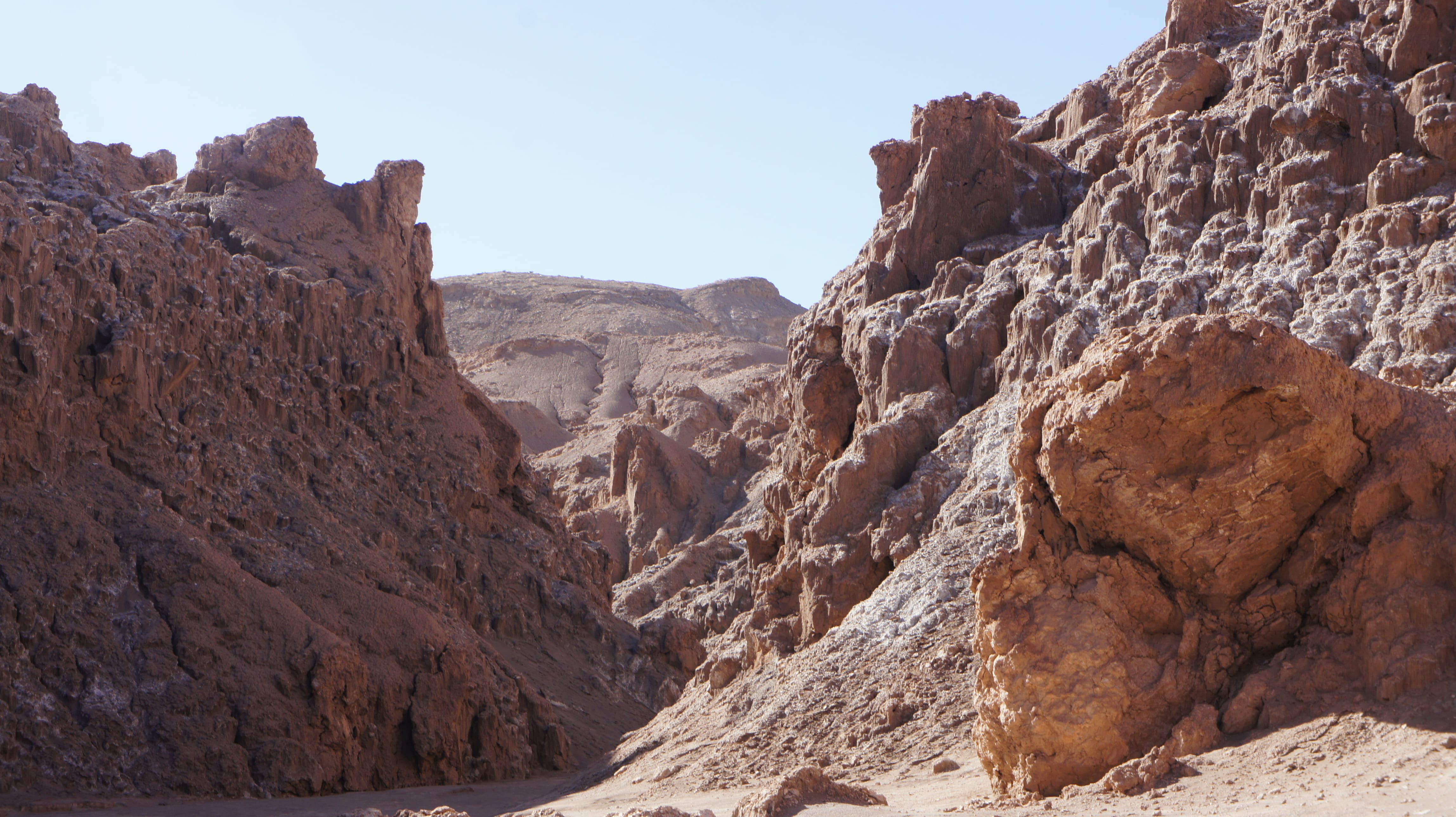 sandstone, 4K, landscape, outdoors, scenics - nature, physical geography, climate, travel destinations, moon valley, rock - object, rock, eroded, sky, HD Wallpaper