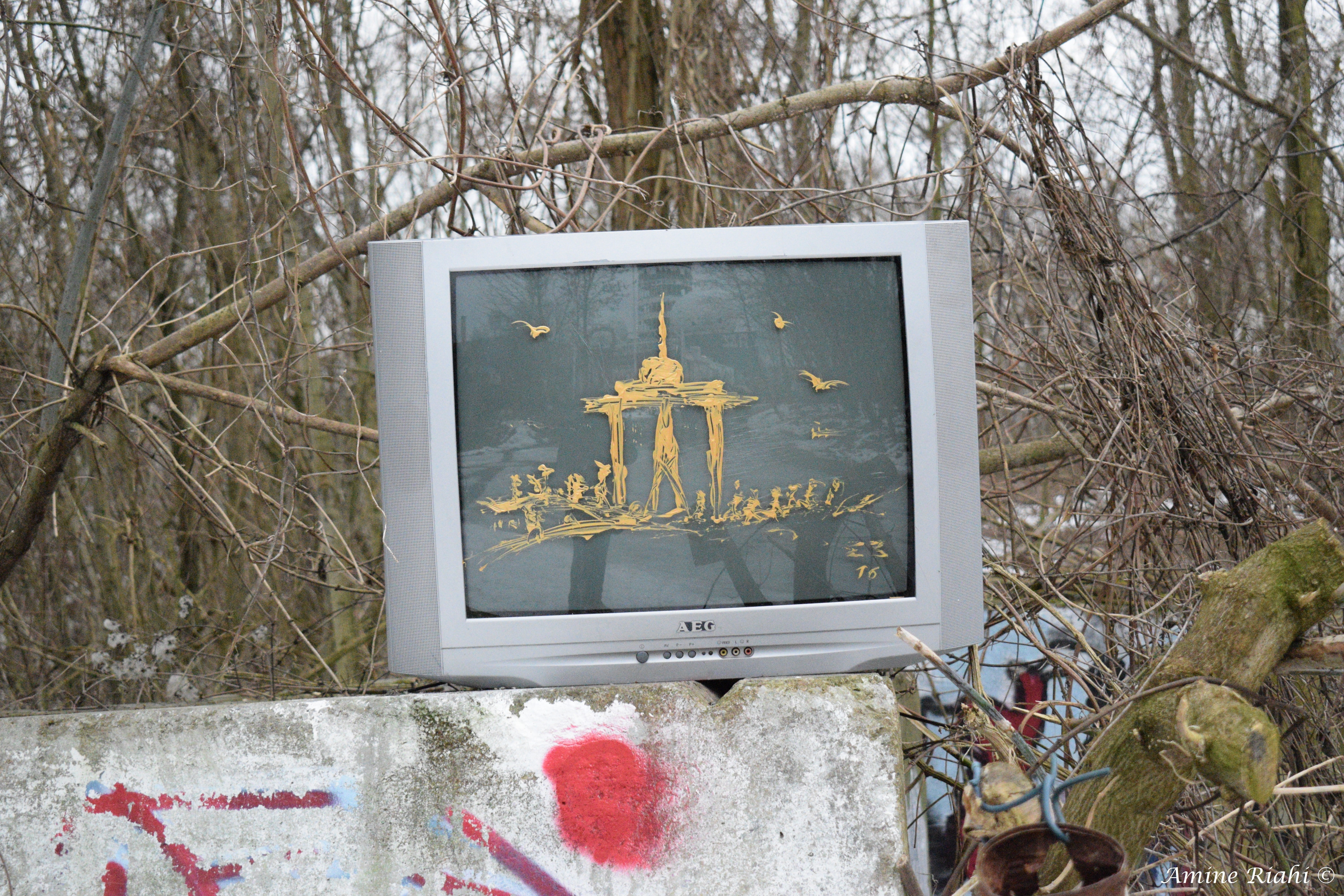 land, outdoors, representation, built structure, Teufelsberg, forest, no people, close-up, Berlin, human representation, text, architecture, winter, tree, HD Wallpaper