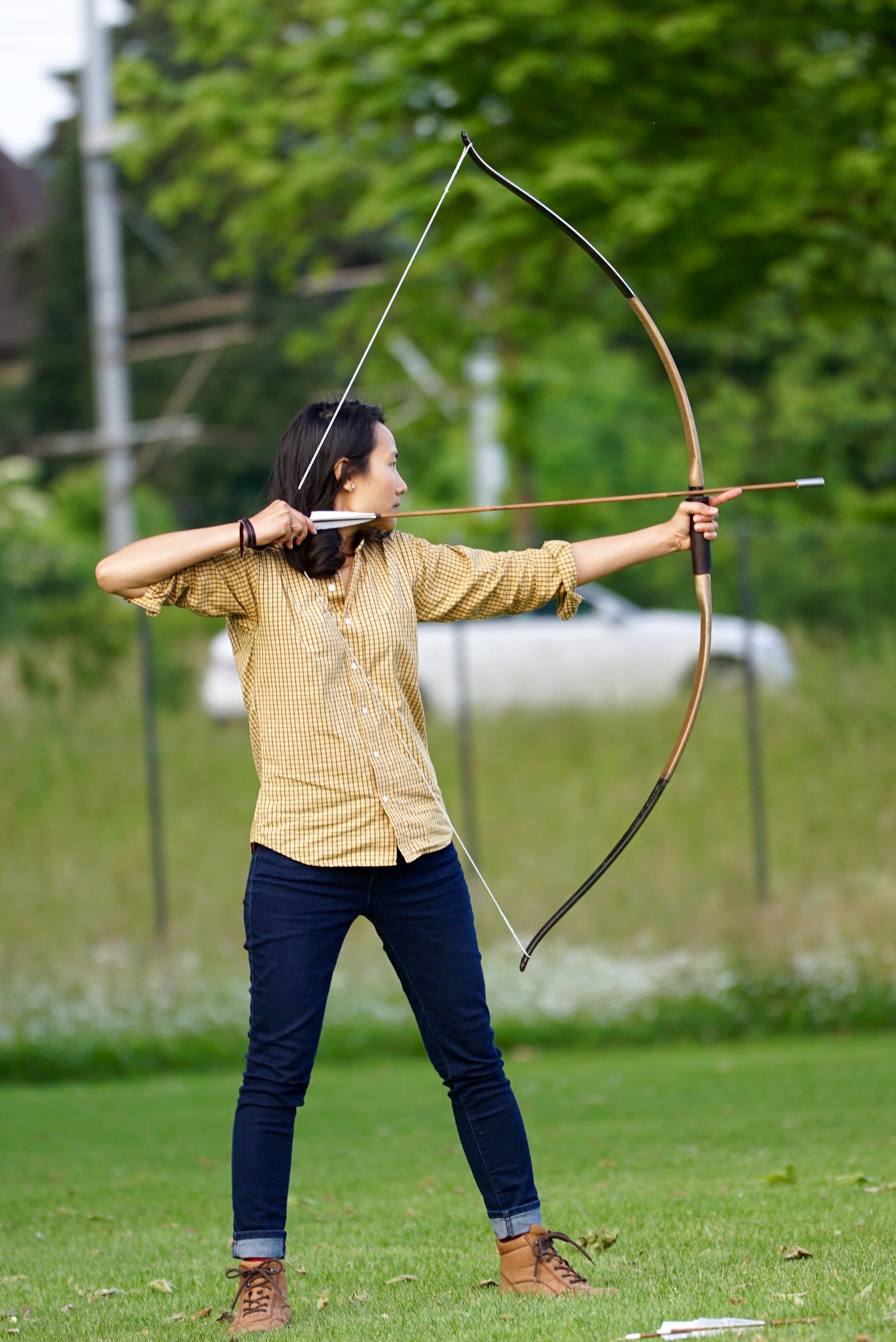 tree, focus on foreground, land, 4K, holding, hairstyle, objectives, arrow - bow and arrow, archery, concentration, grass, young adult, bow, one person, Phone HD Wallpaper