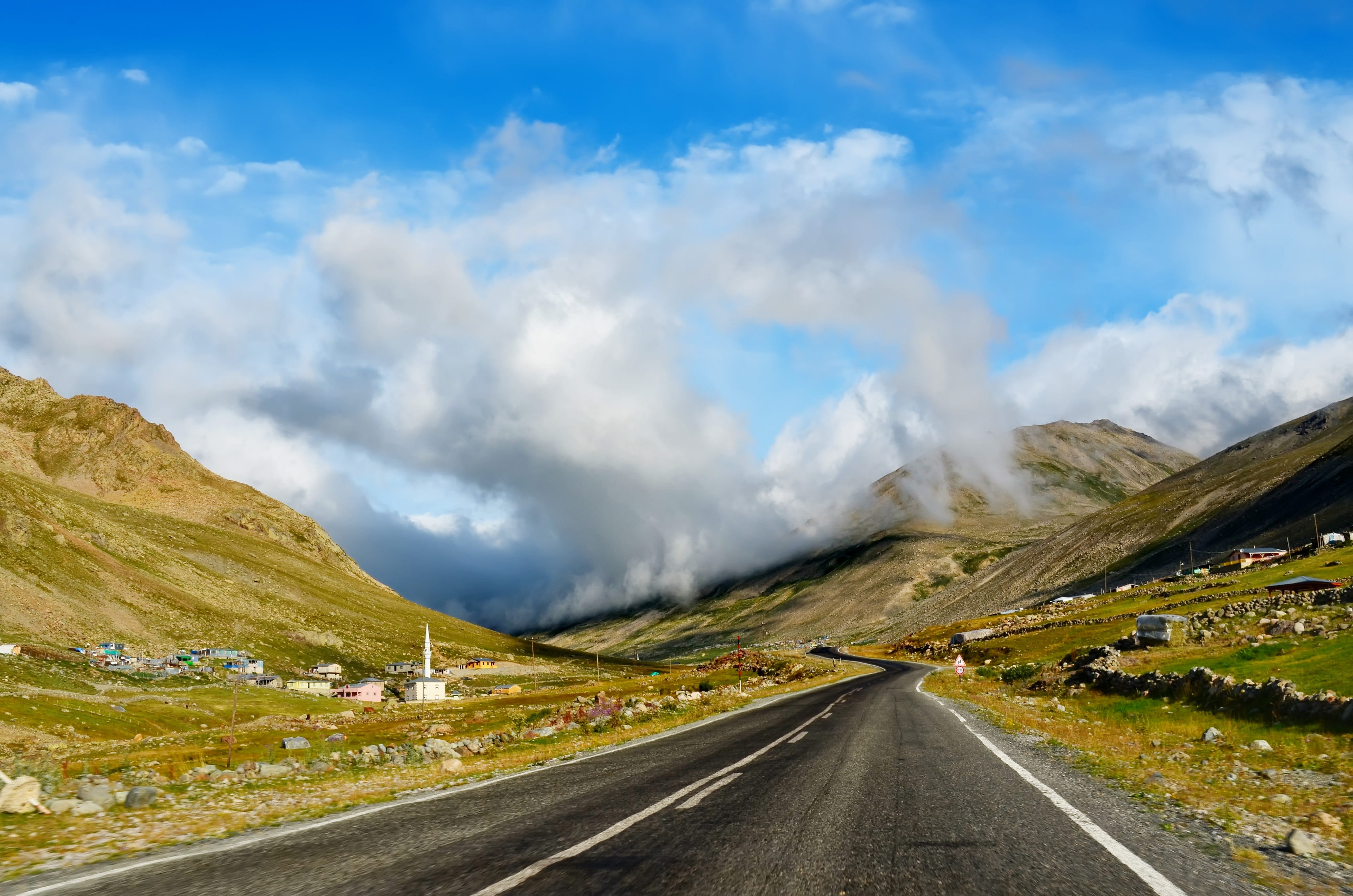 plateaus, green, highland, mountains, mountain, composition, holiday, taylor, black sea, fog, great, nature, blue, unbelievable, kaçkars, spring flowers, HD Wallpaper