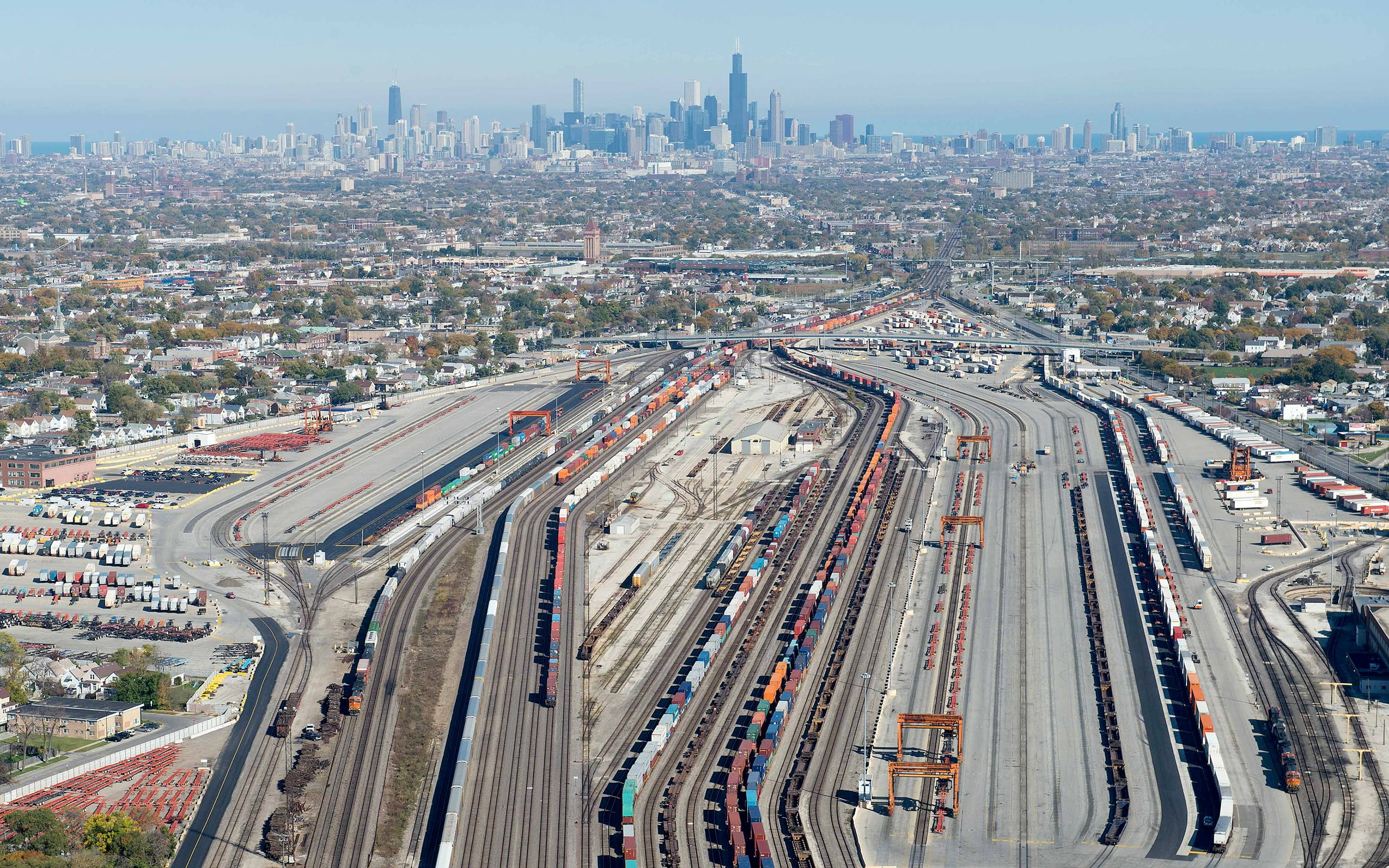 road, no people, day, rail yard, high, cityscape, USA, street, high angle view, nature, highway, Cicero illinois, skyscraper, architecture, building, rise, HD Wallpaper
