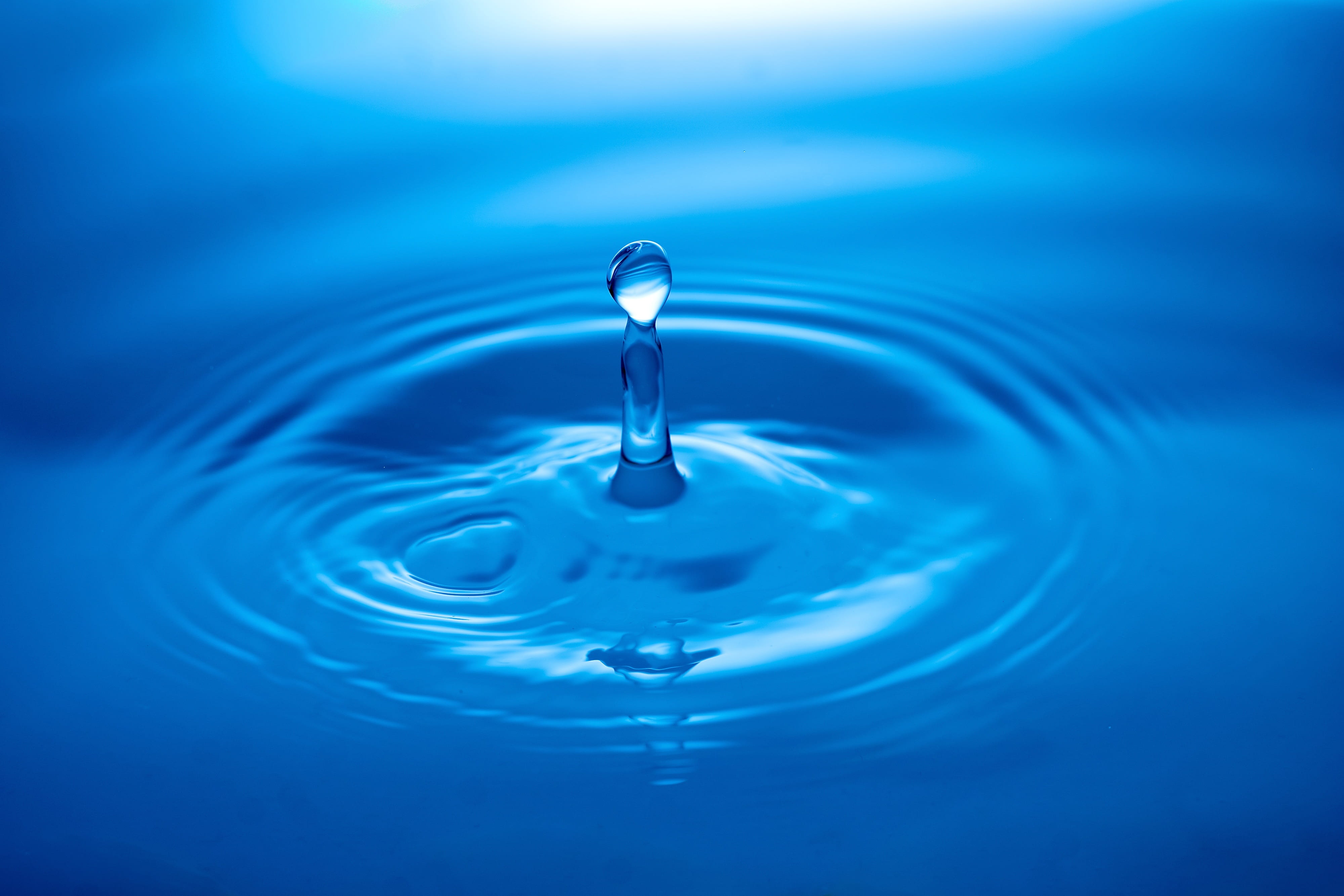 shine, see through, water drop, no people, plop, drip, blue background, purity, freshness, drop, water, dripping, reflection, outdoors, vivid, geometric shape, HD Wallpaper