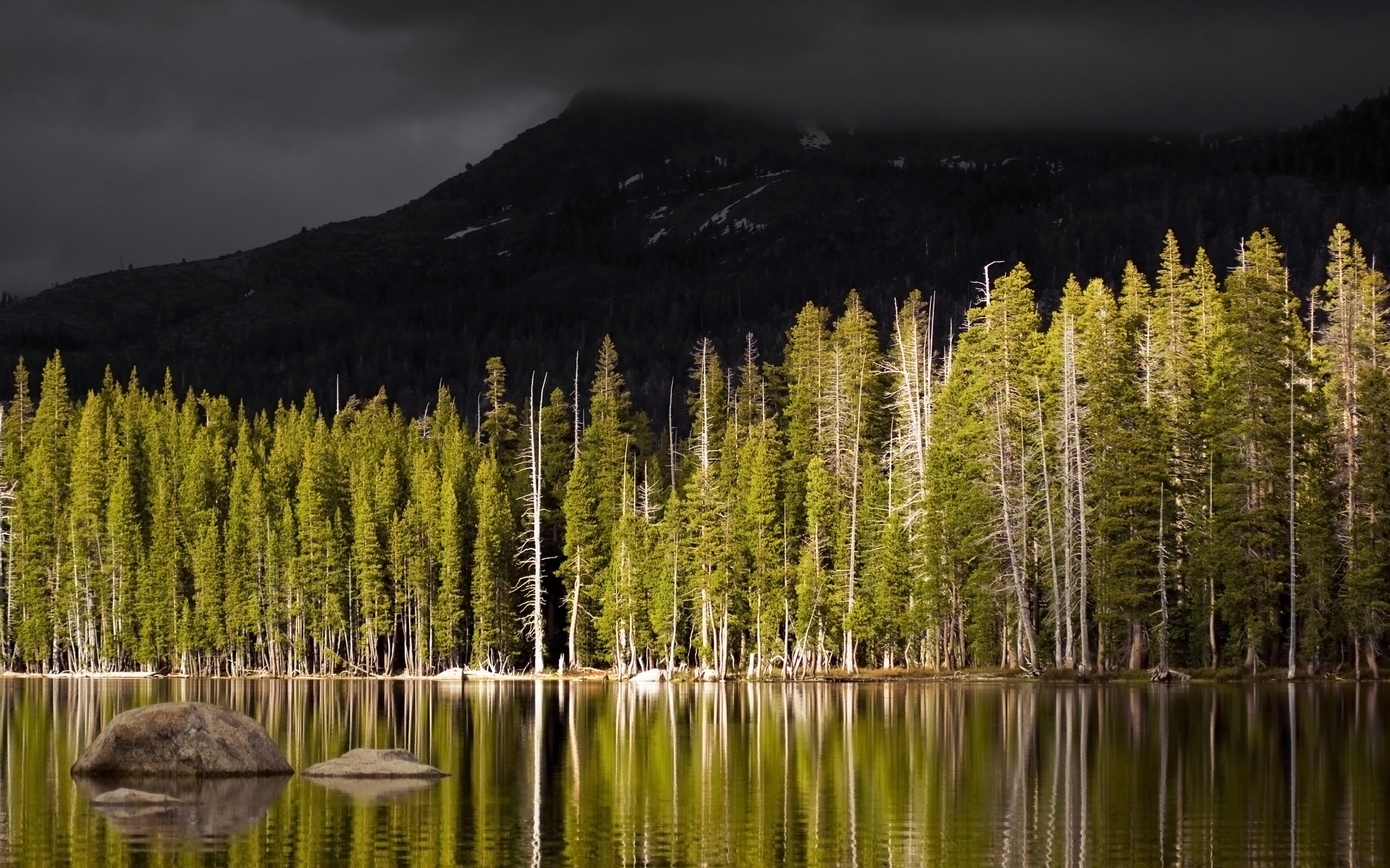 hd, rocks, mountains, peaceful, 2K, clouds, forest, sky, lake, t, reflection, beauty, nature, trees, view, storm, beautiful, HD Wallpaper