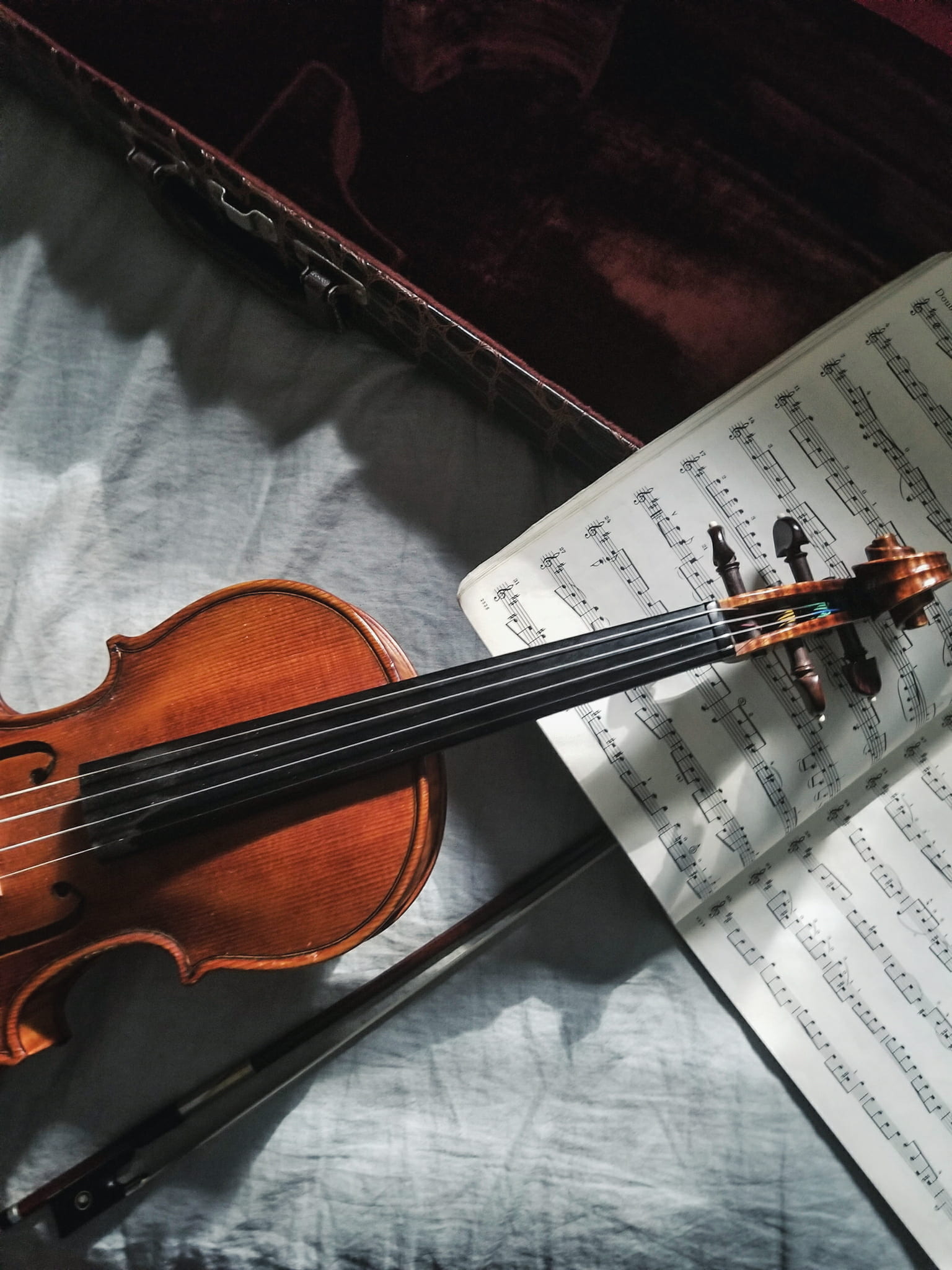 violin music, still life, close-up, musical note, table, musical instrument string, sheet, no people, paper, music book, sheet music, high angle view, string, Phone HD Wallpaper