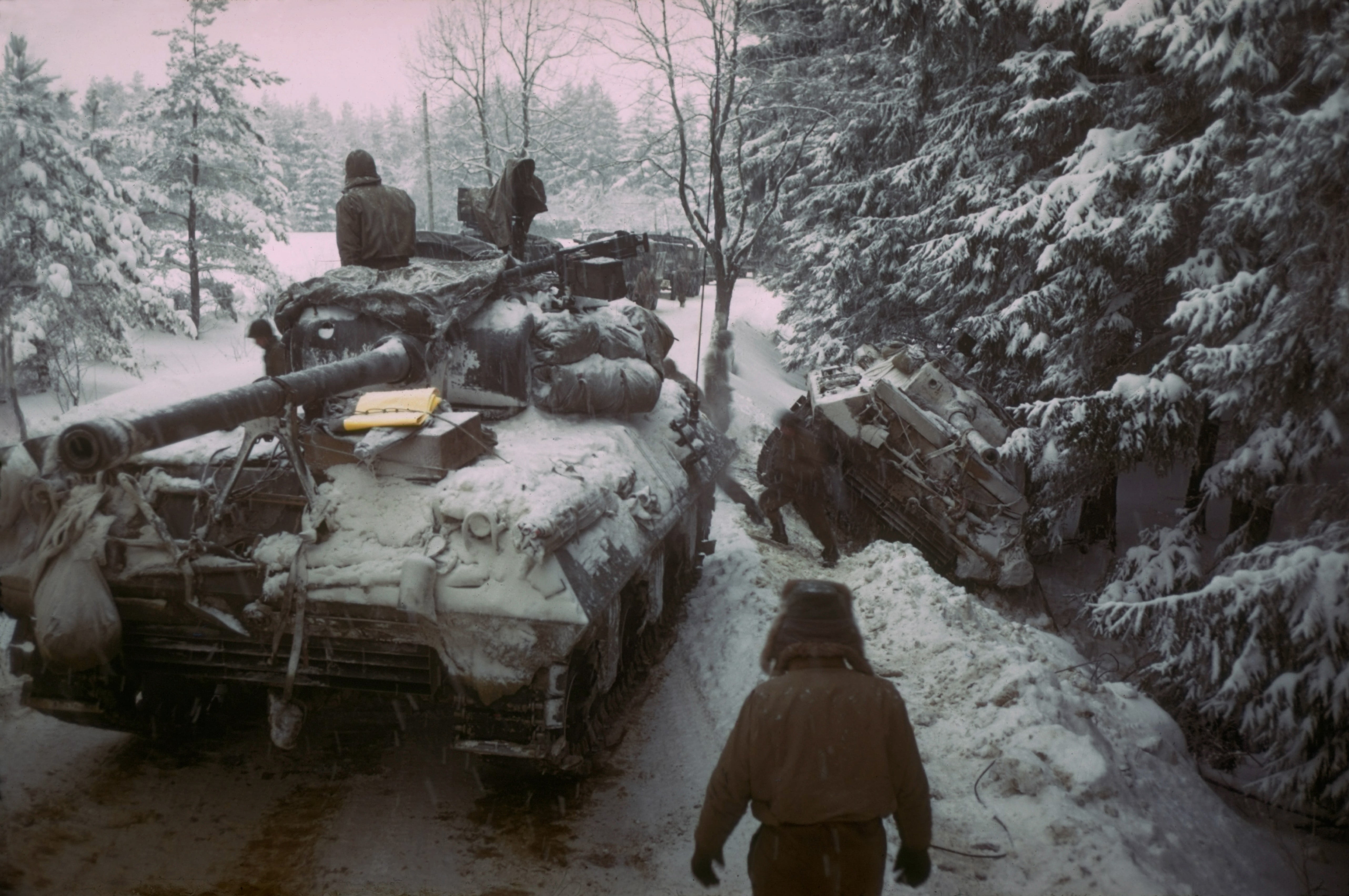 transportation, frozen, cold temperature, real people, one person, rear view, white, outdoors, tree, warm clothing, winter, military, land, tank, covering, HD Wallpaper