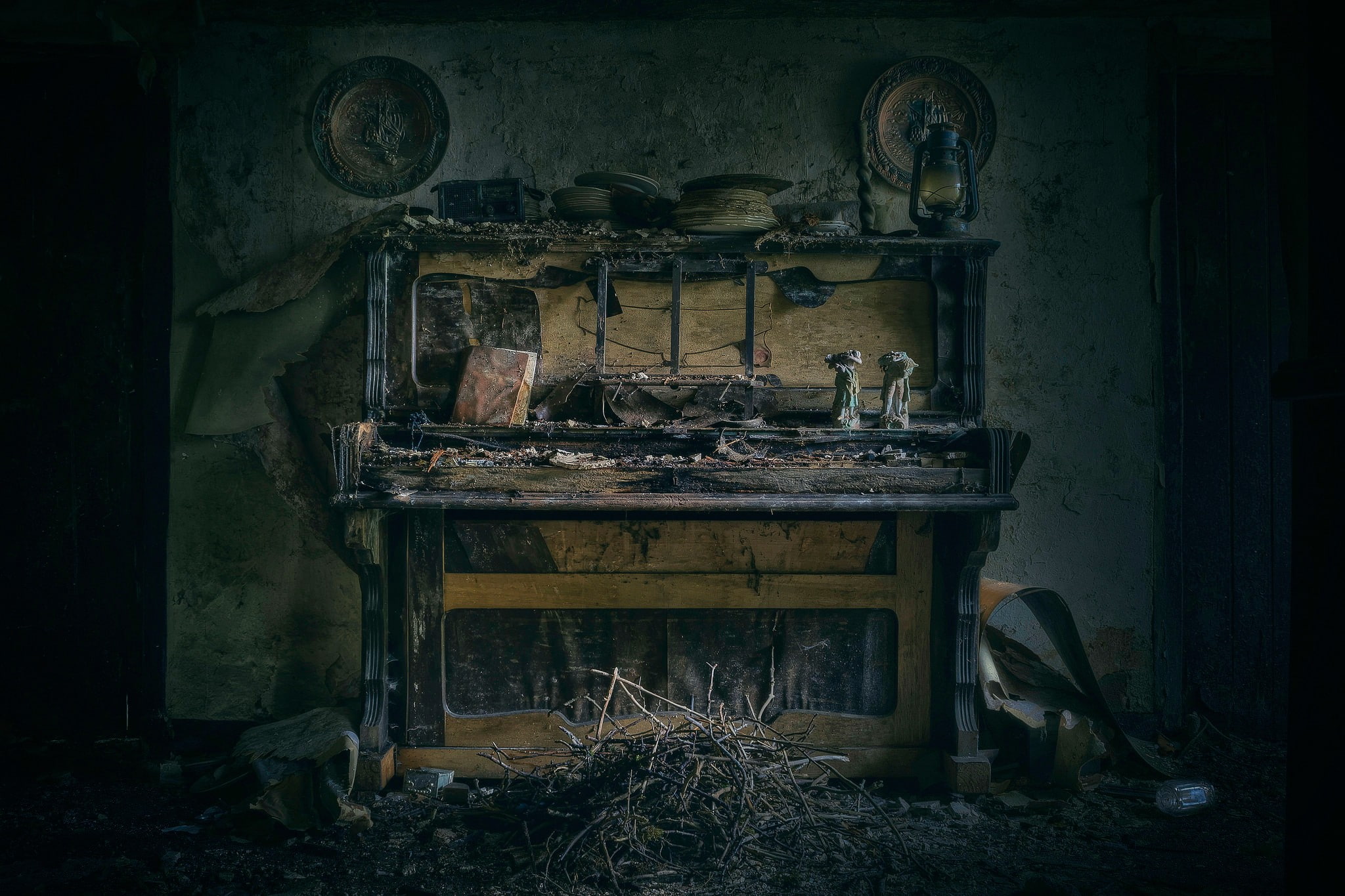 1080P, piano, 2048x1365, abandoned, old, HD Wallpaper