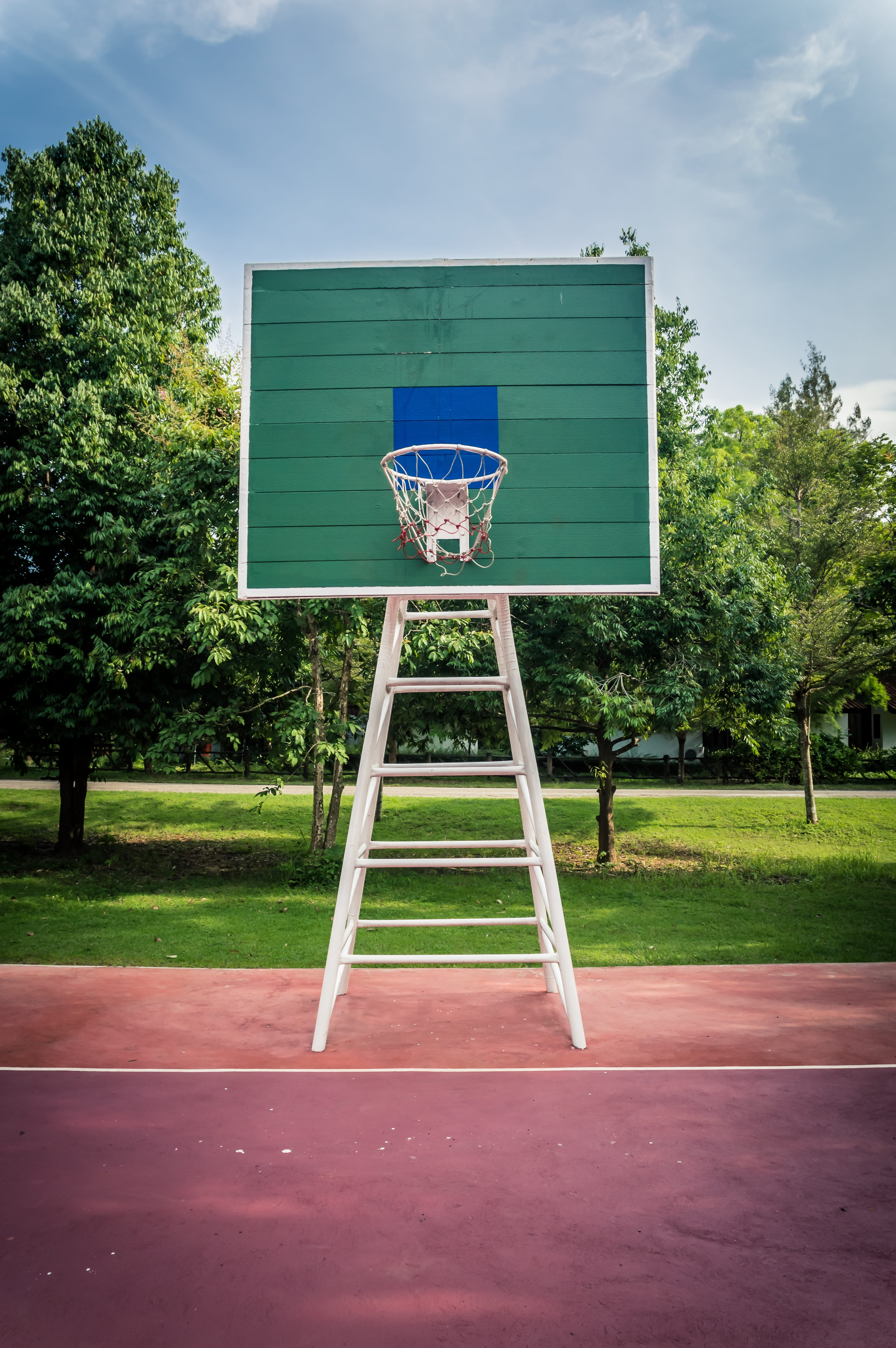 sport, absence, park, line, no people, field, built structure, growth, basketball hoop, day, nature, public, plant, cloud - sky, tree, hoop, score, game, Phone HD Wallpaper