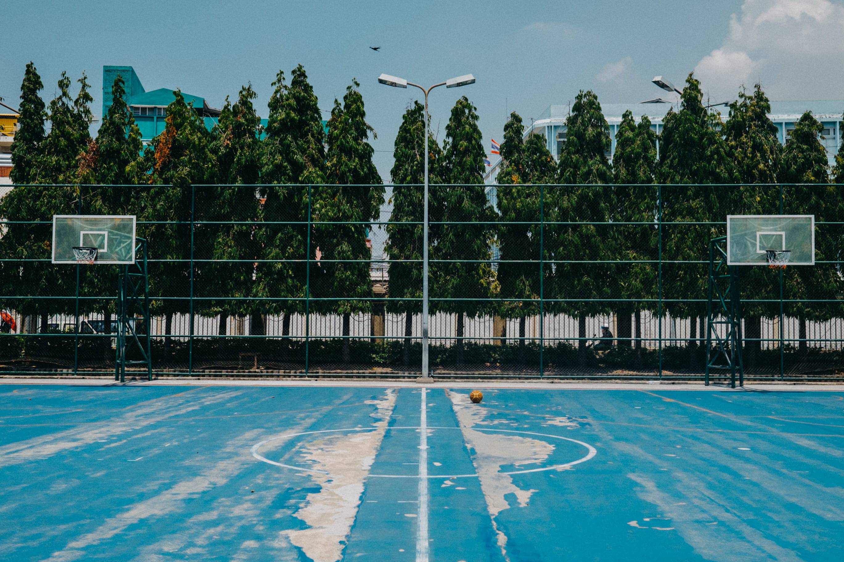 overlooking, outdoors, sport, who got game, pool, plant, architecture, basketball - sport, swimming lane marker, built structure, court, fun, trees, blue, HD Wallpaper