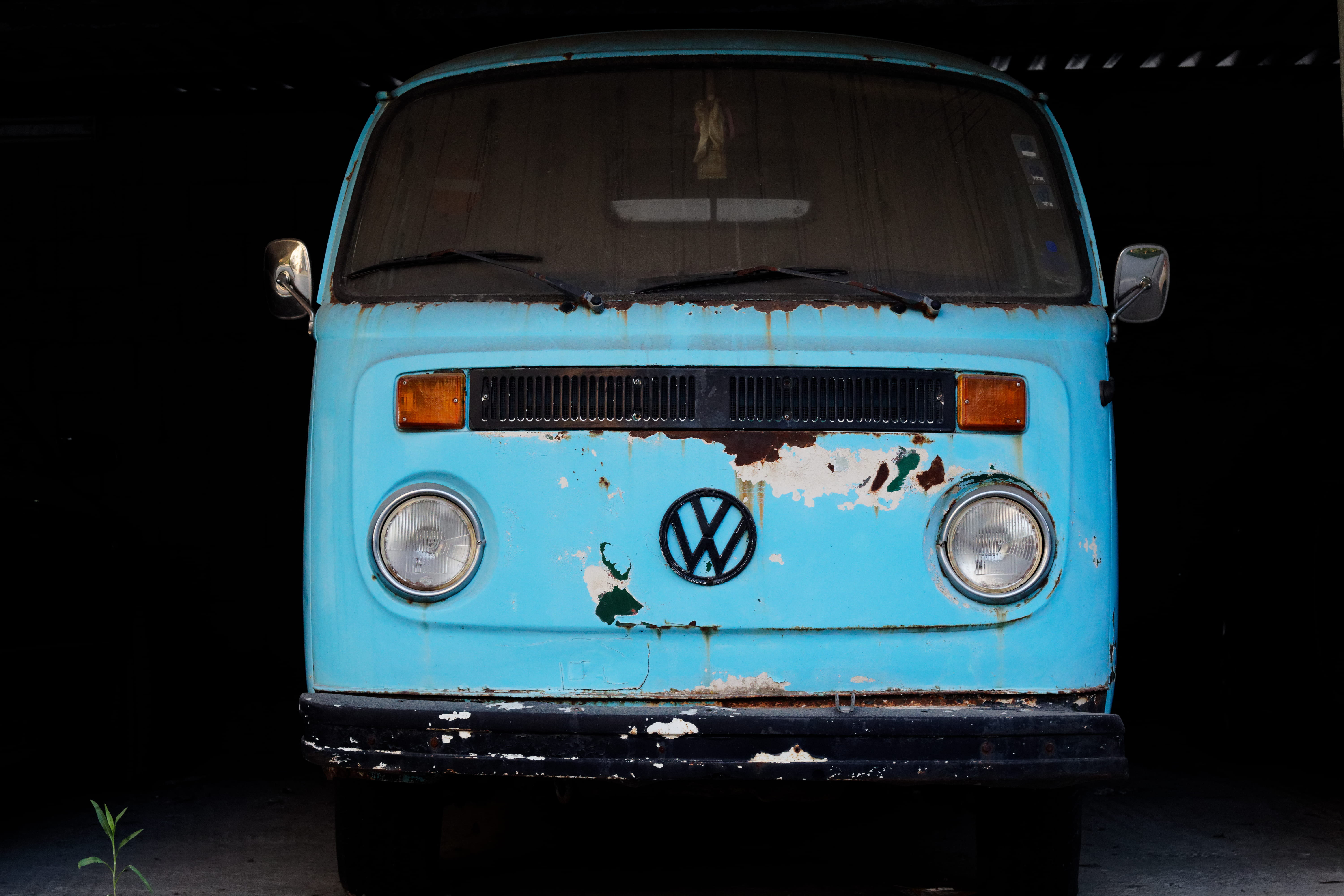obsolete, volkswagen, no people, car, rusty, abandoned, vw bus, oldtimer, mode of transportation, blue, vintage, transportation, motor vehicle, retro styled, HD Wallpaper