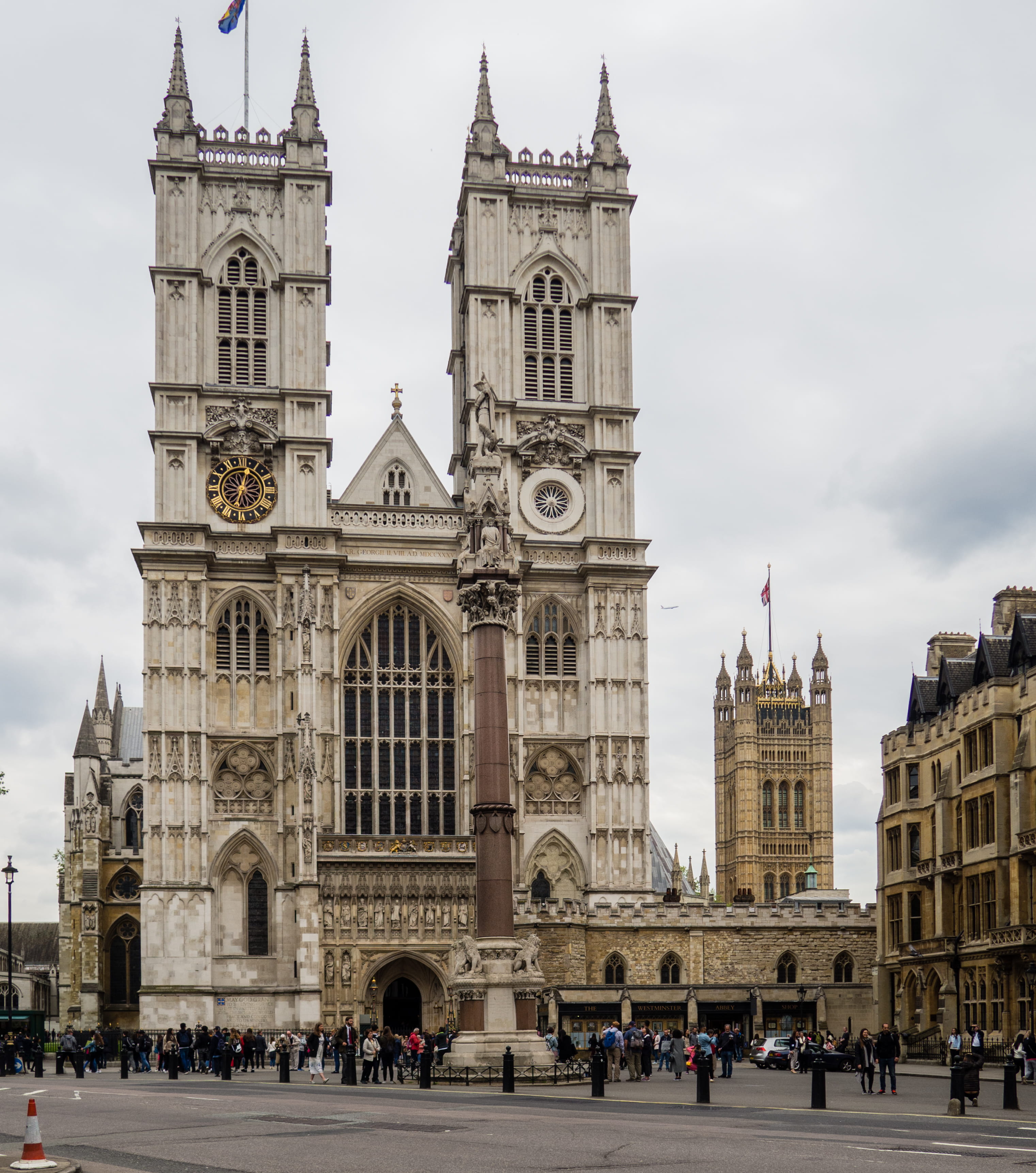 2K, sky, real people, uk, religion, large group of people, travel destinations, travel, cloud - sky, built structure, crowd, gothic style, tower, london, Phone HD Wallpaper